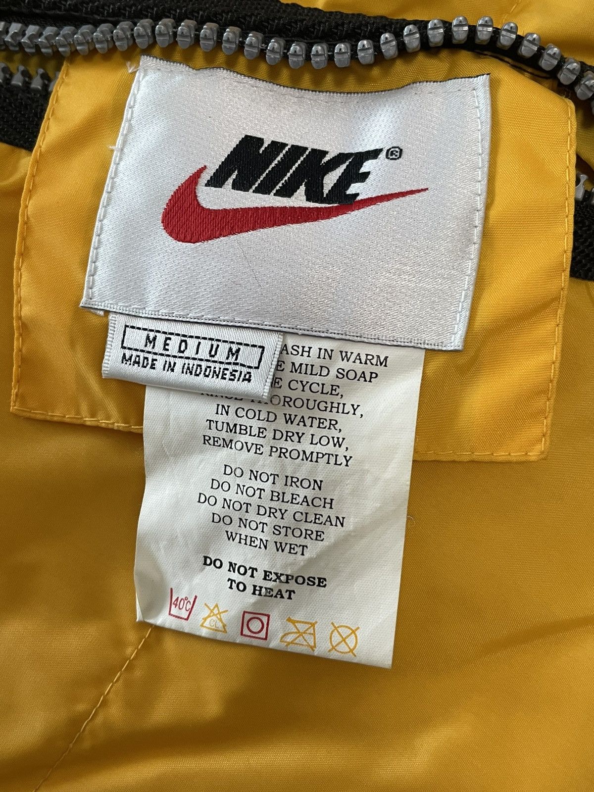 Nike ACG Vintage Nike ACG Reversible Puffer Vest Big Swoosh Size US M / EU 48-50 / 2 - 5 Thumbnail