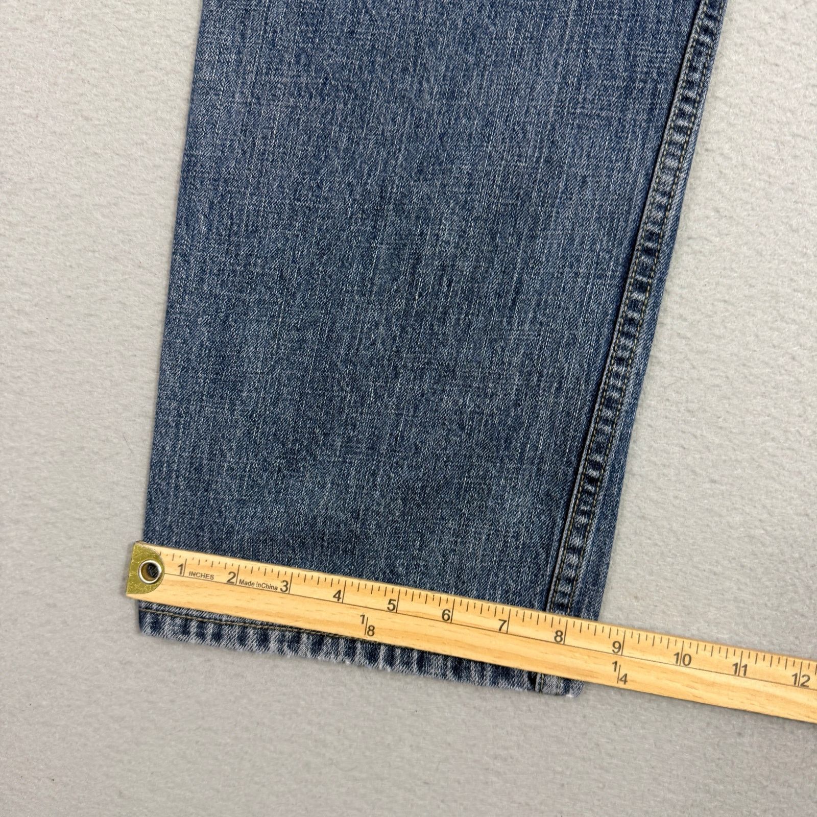 Levi's Vintage Levis 505 Regular Fit Jeans Mens 33x30 Faded 2006 Size US 33 - 11 Thumbnail