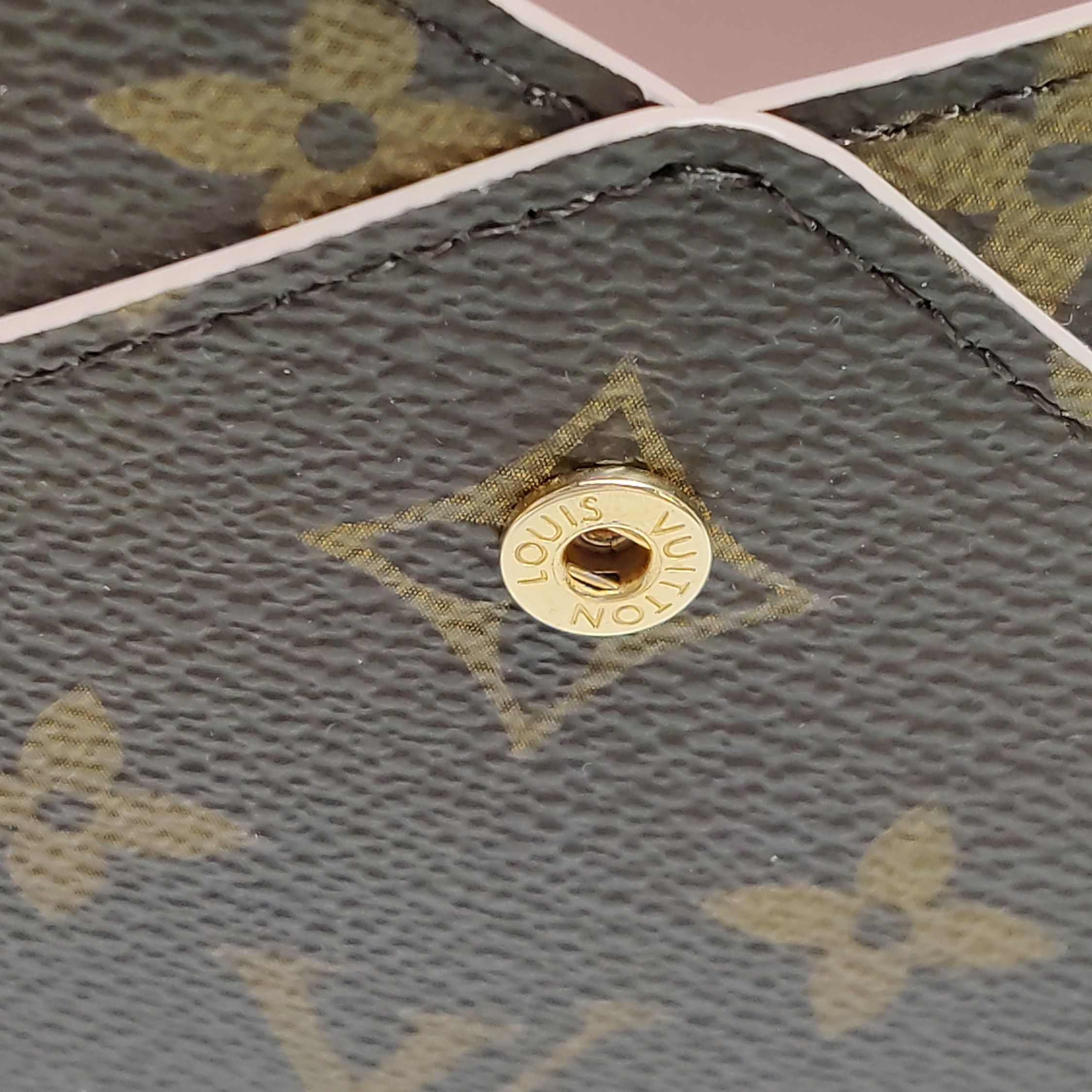 Louis Vuitton Louis Vuitton (LV) Pochette Kirigami monogram independent s Size ONE SIZE - 7 Thumbnail