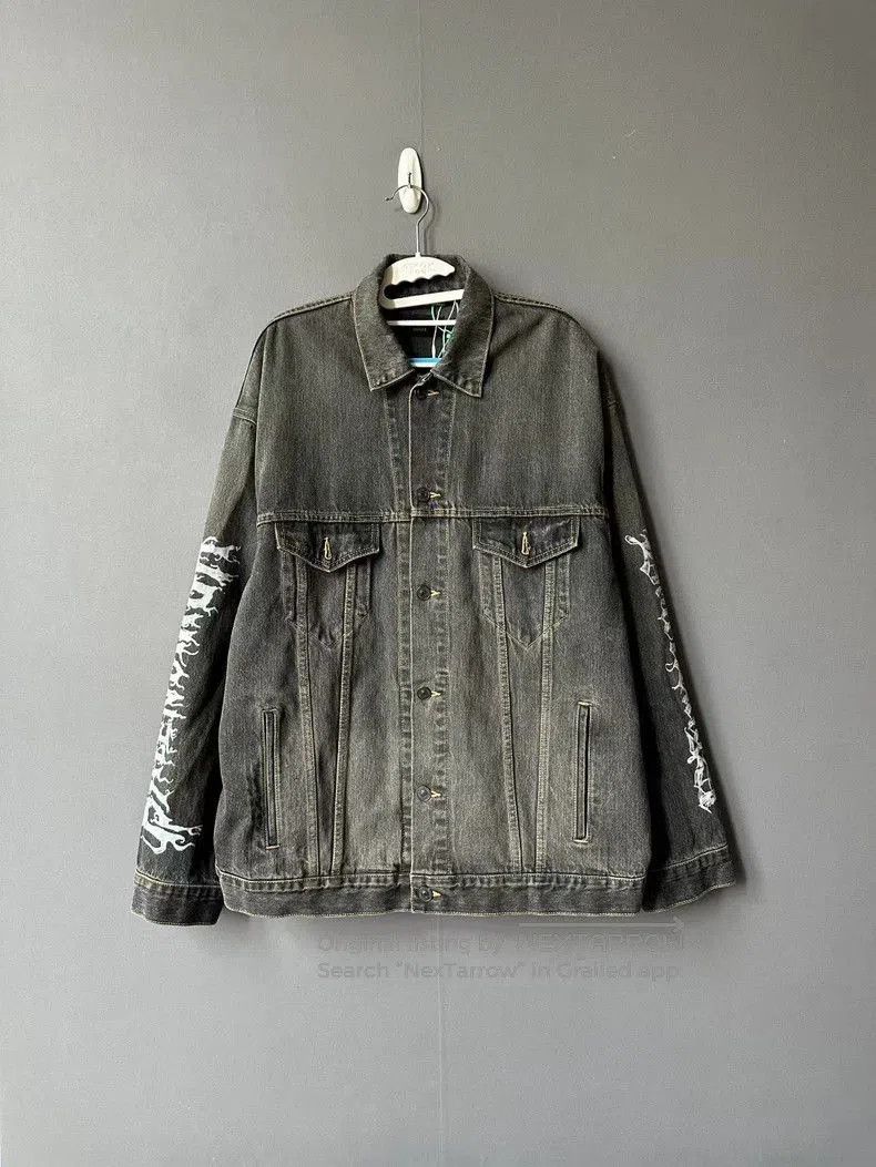 Balenciaga Balenciaga Sanskrit Graffiti Denim Jacket. Size US XS / EU 42 / 0 - 2 Thumbnail