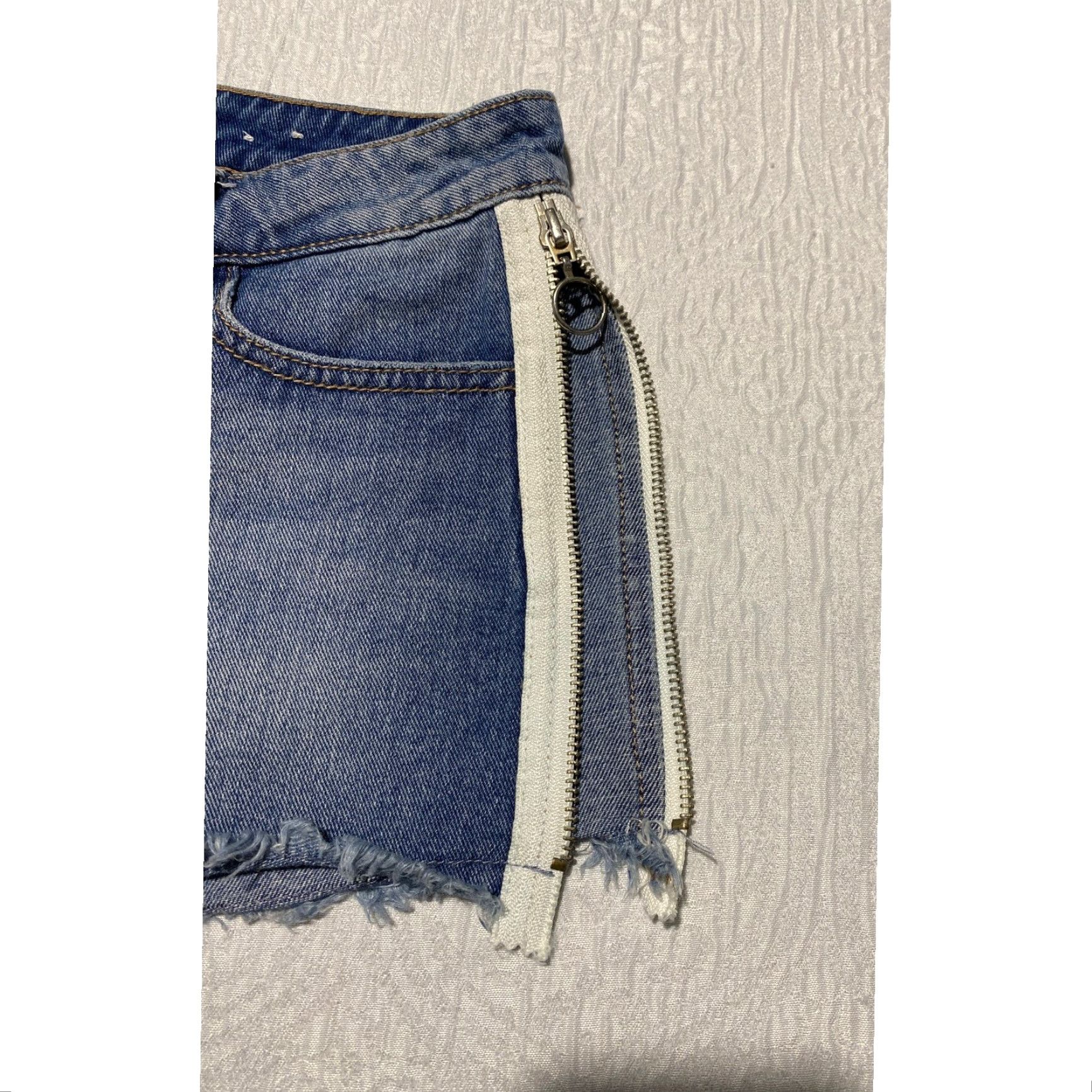 Guess VINTAGE Size 42" / US 20 - 2 Thumbnail