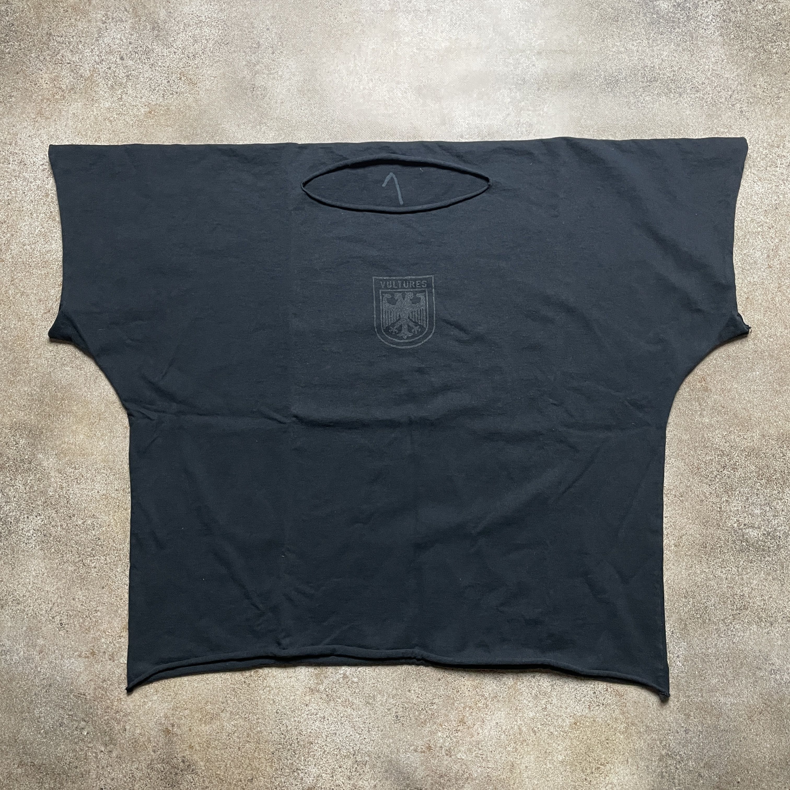 Yeezy Yeezy x Gosha Rubchinskiy Short Sleeve Vultures T-Shirt M Size US M / EU 48-50 / 2 - 3 Thumbnail