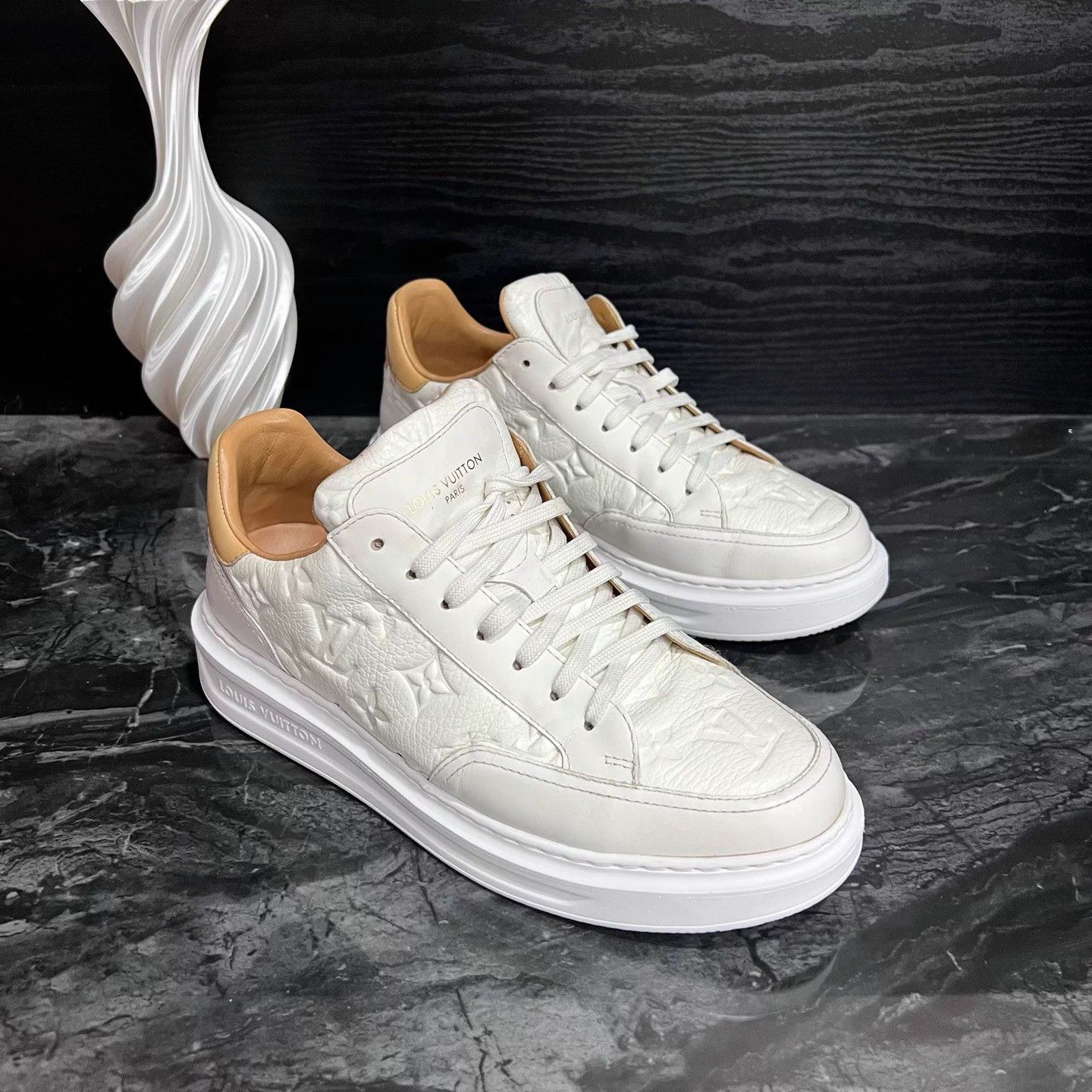 Louis Vuitton 1172/Lv White EU40 Embossed All Over Print Casual Shoes 95 Size US 7 / EU 40 - 3 Thumbnail