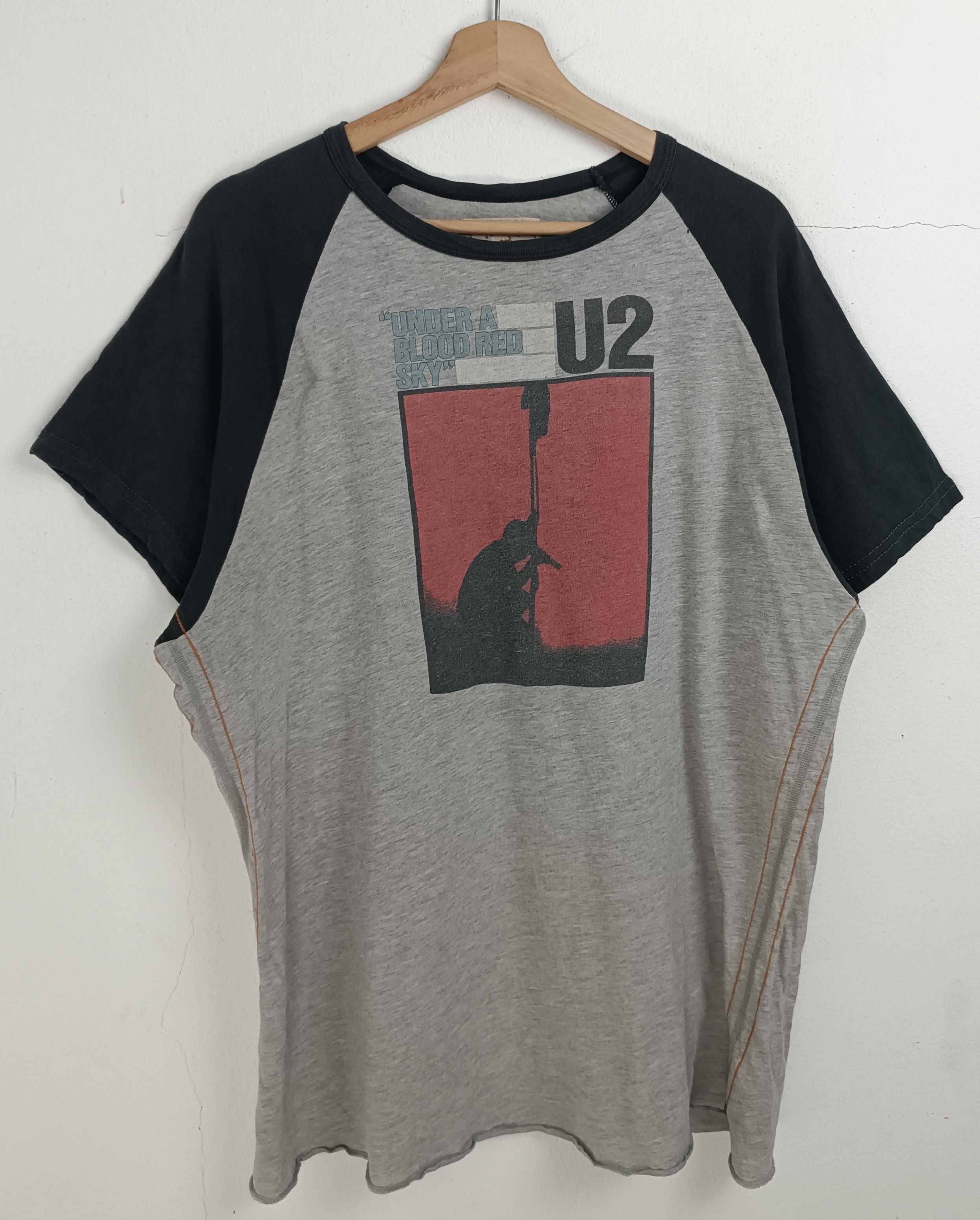 Band Tees THRASHED FADED VINTAGE U2 BLOOD RED SKY VERY RARE Size US L / EU 52-54 / 3 - 3 Thumbnail