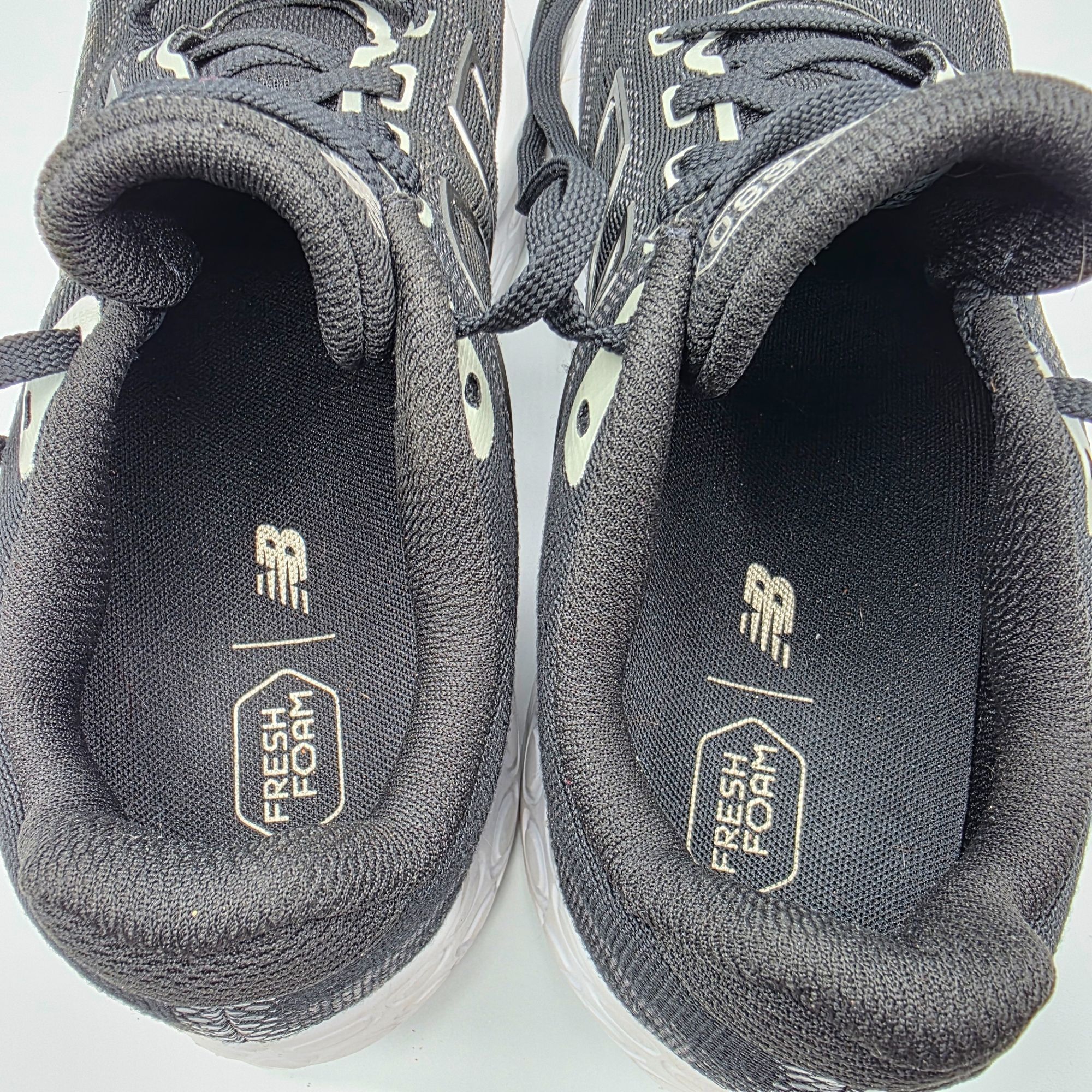 New Balance New Balance Fresh Foam 680v8 Womens Size 8 Black Athletic Sh Size US 8 / IT 38 - 5 Thumbnail