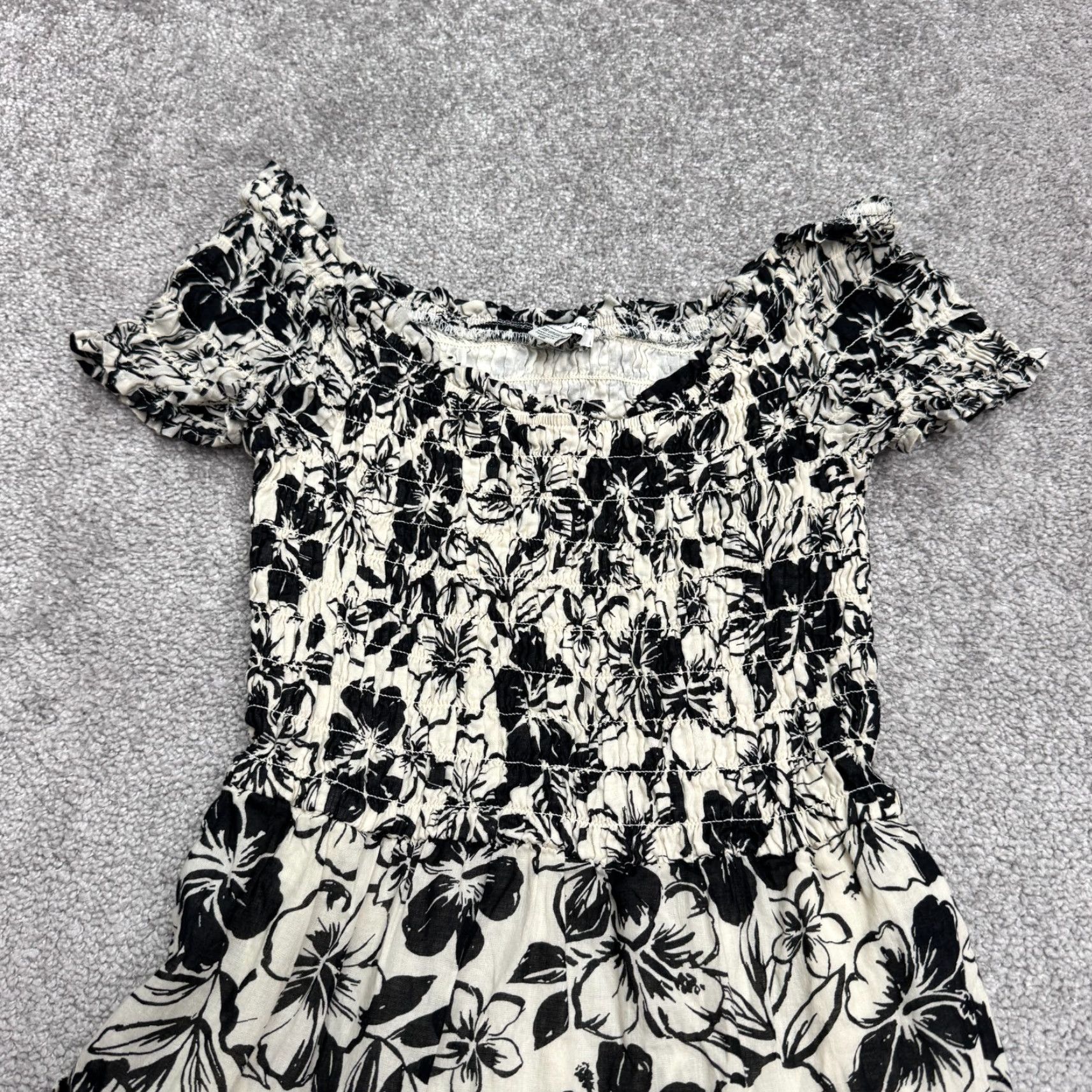 American Eagle Outfitters American Eagle Outfitters Dress Women XS Black White Floral Smocked Puff Sleeve Mini A-Line Sundress Casual Bohemian 90s Style Flowers Size XS / US 0-2 / IT 36-38 - 3 Thumbnail