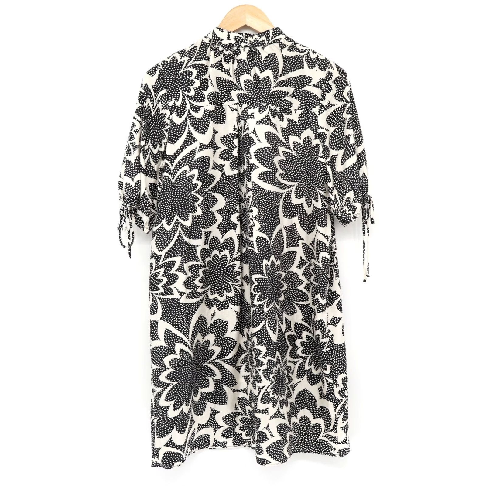 Laundry by Shelli Segal Laundry by Shelli Segal Silk Floral Sheath Dress M Black Knee Length Mock Neck Cocktail Party Ladies Size M / US 6-8 / IT 42-44 - 2 Thumbnail