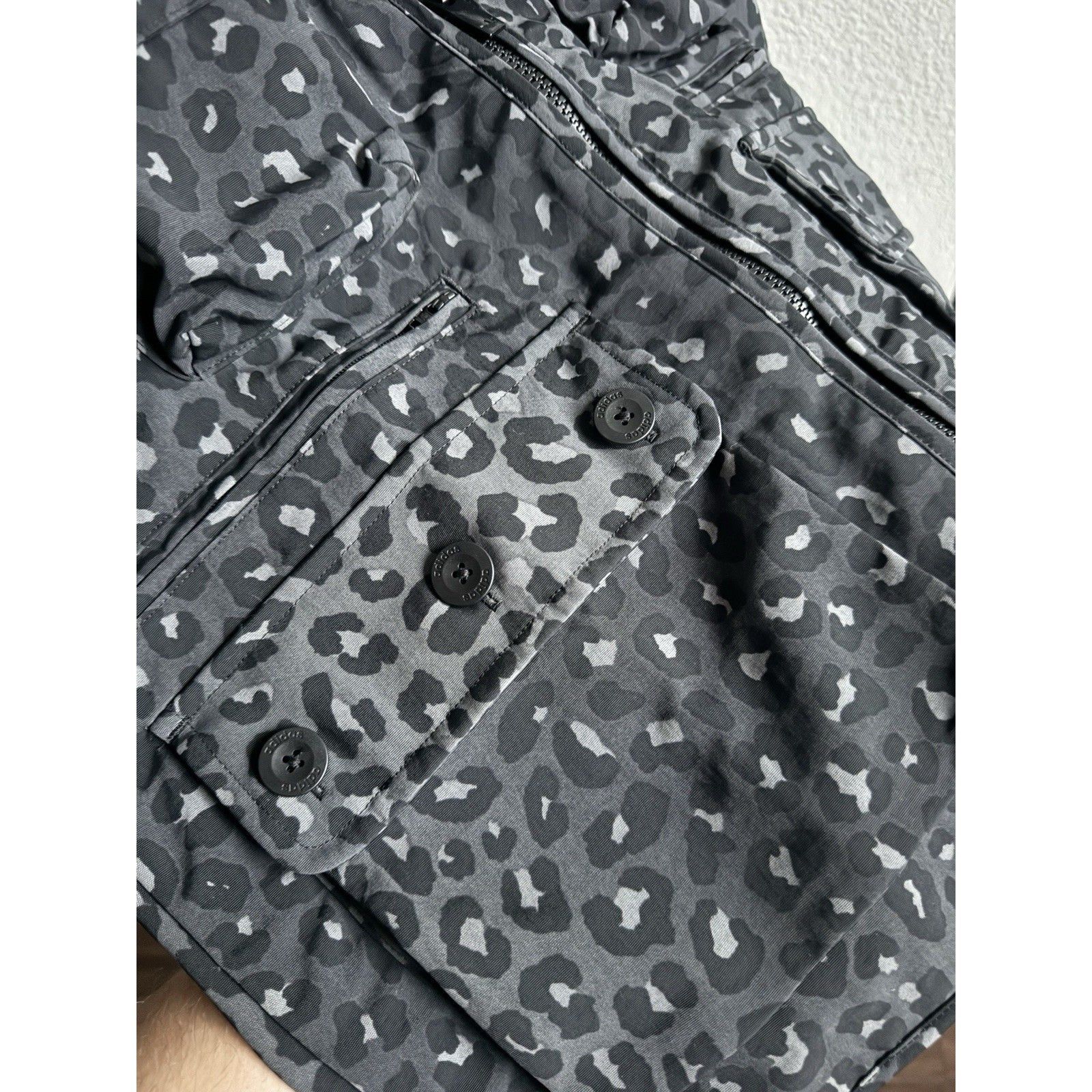 Adidas Small Adidas Utility Black Leopard Print Vest Jacket Size US S / EU 44-46 / 1 - 4 Thumbnail