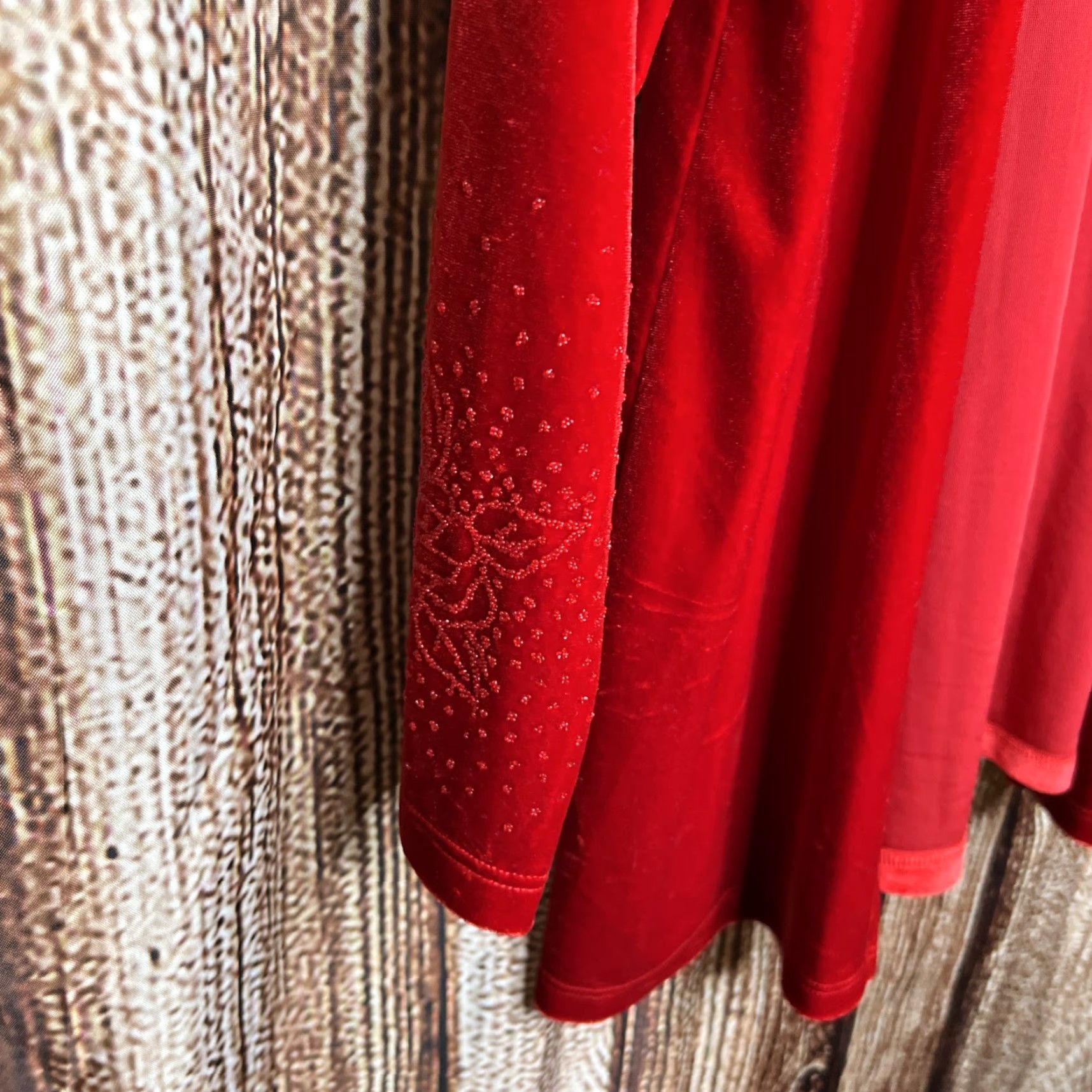 Vintage VINTAGE Maria Gabrielle Red Velour Cardigan Medium Womens Size M / US 6-8 / IT 42-44 - 3 Thumbnail
