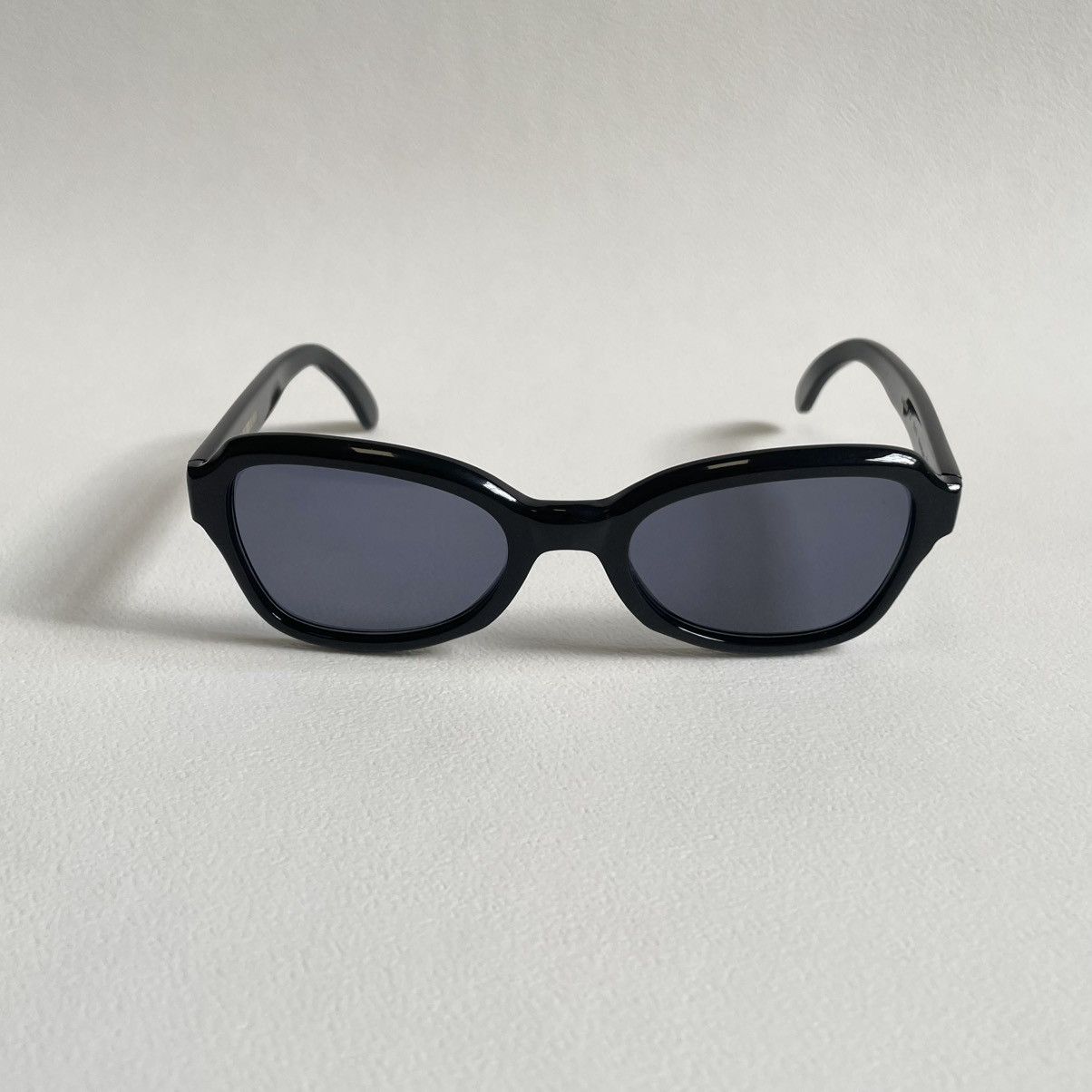 Cutler and Gross Black ‘Oval Shape Lens’ Vintage Sunglasses Size ONE SIZE - 2 Thumbnail