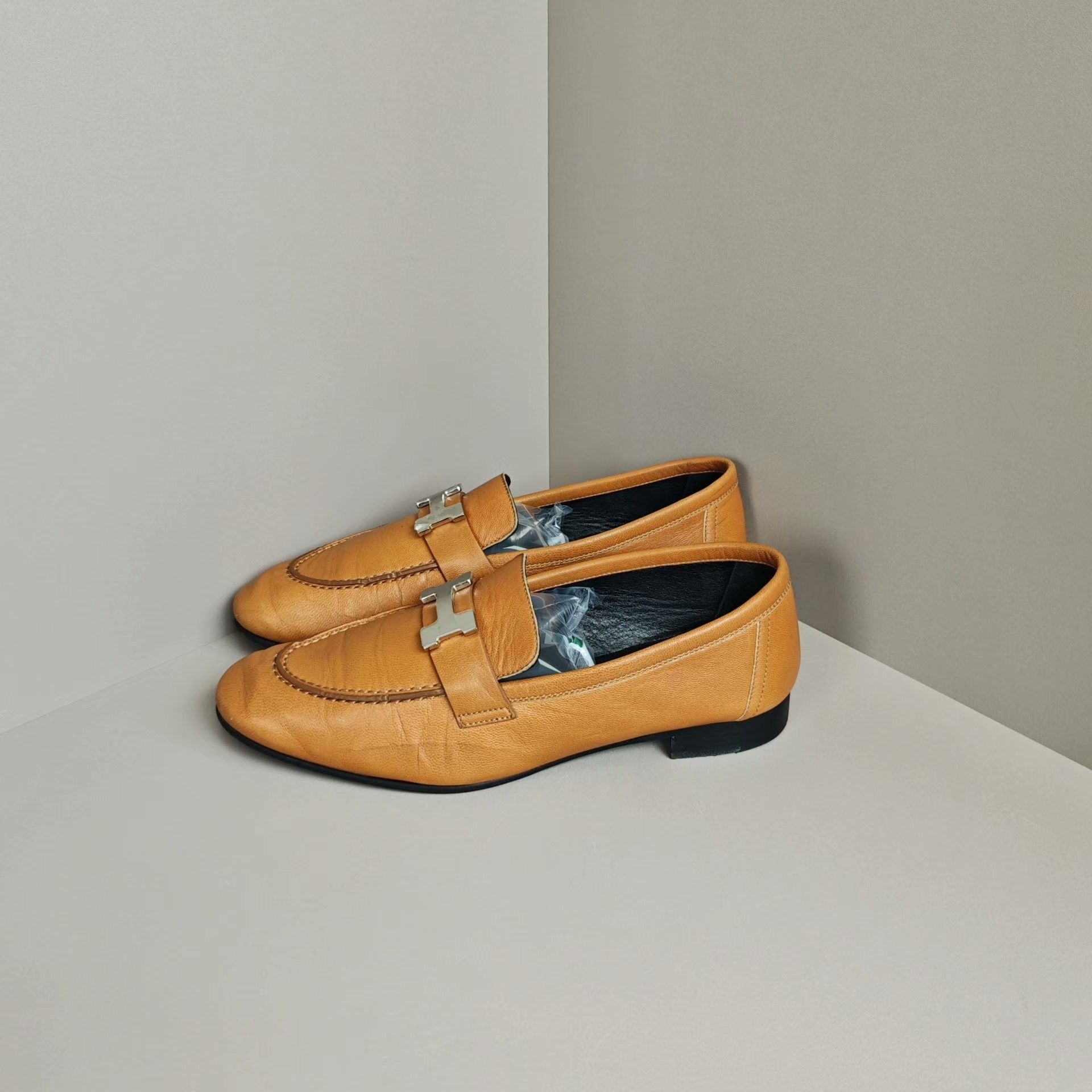 Hermes Hermes Lowtop Sneakers us_7 Women Size US 7 / IT 37 - 1 Thumbnail