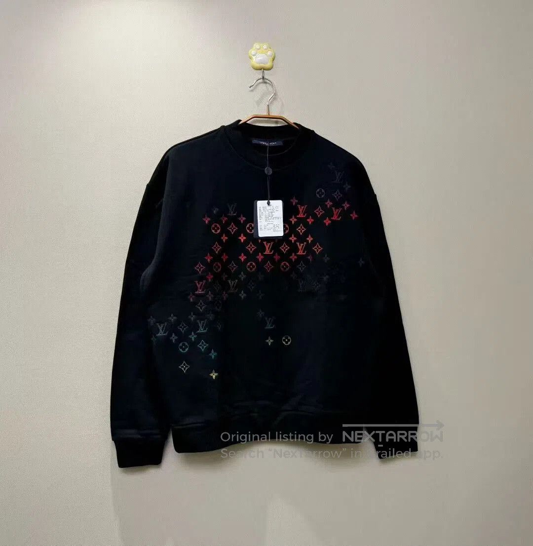 Louis Vuitton louis vuitton black logo sweatshirt with embroidery. Size US S / EU 44-46 / 1 - 1 Thumbnail