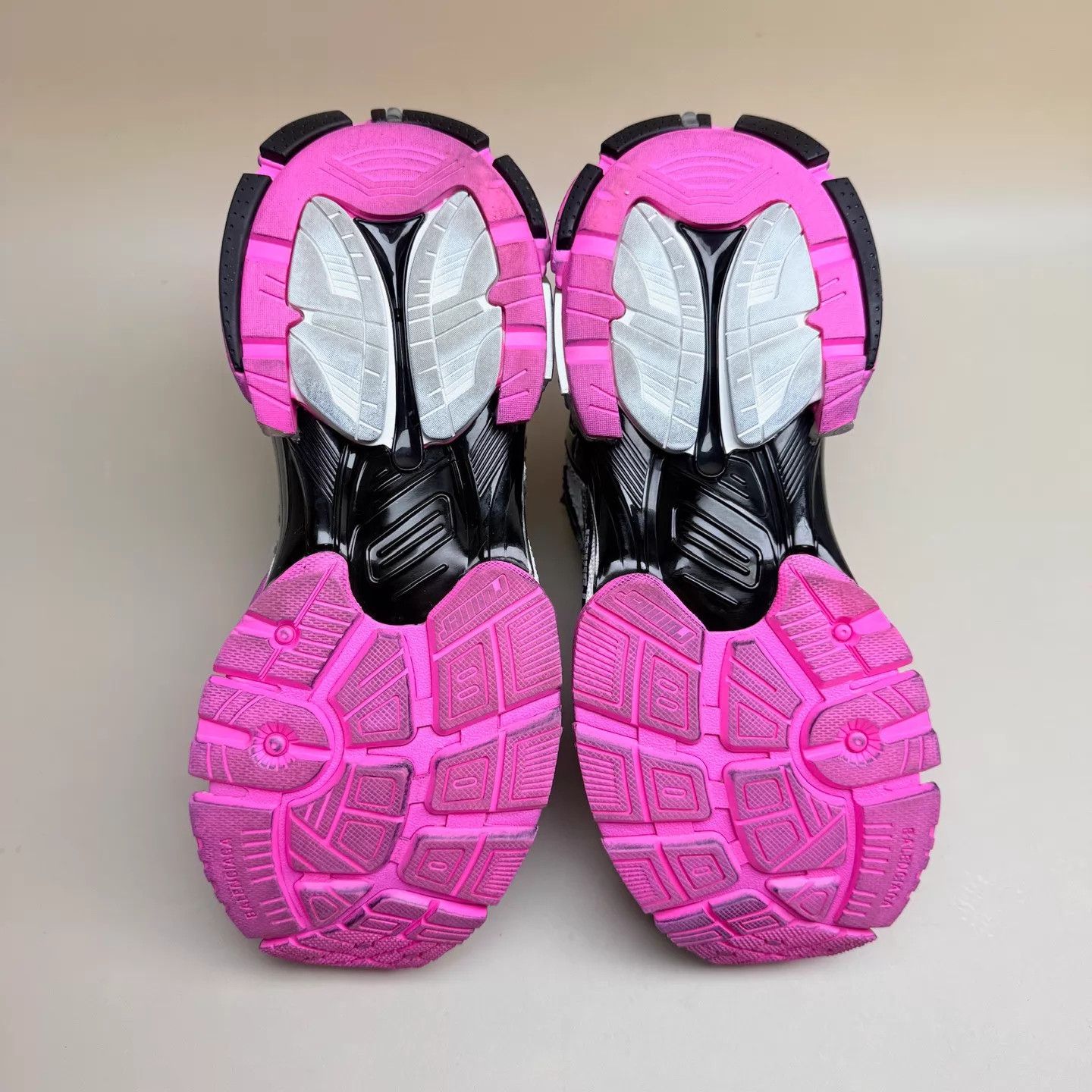 Balenciaga Balenciaga Runner Deconstructed Black & Pink 39 Size US 8.5 / IT 38.5 - 6 Thumbnail