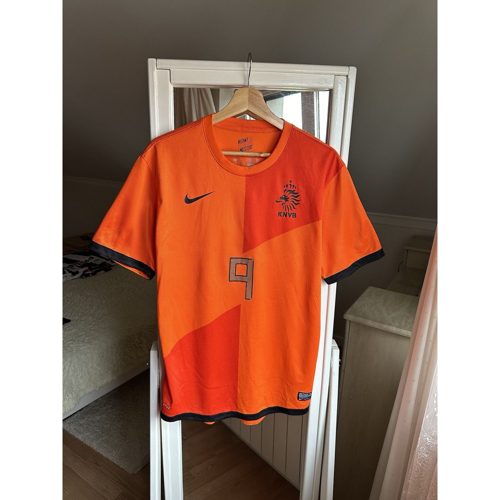 Nike NETHERLANDS 2012/13 HOME FOOTBALL SHIRT Van Persie Soccer JE Size US M / EU 48-50 / 2 - 1 Thumbnail