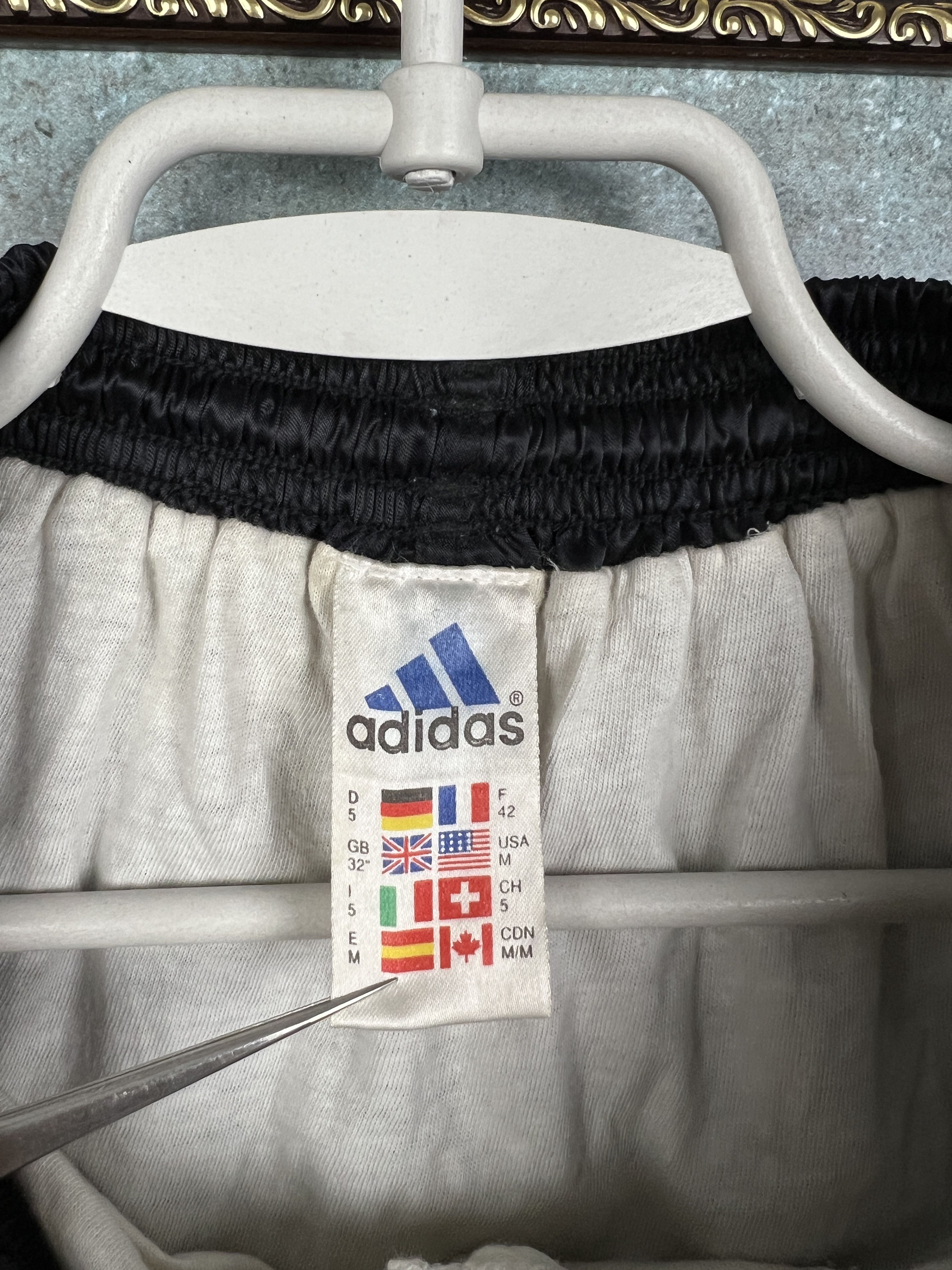 Adidas Vintage 90's Adidas Nylon Run Shorts Athletic Rare Hype Size US 32 / EU 48 - 7 Thumbnail