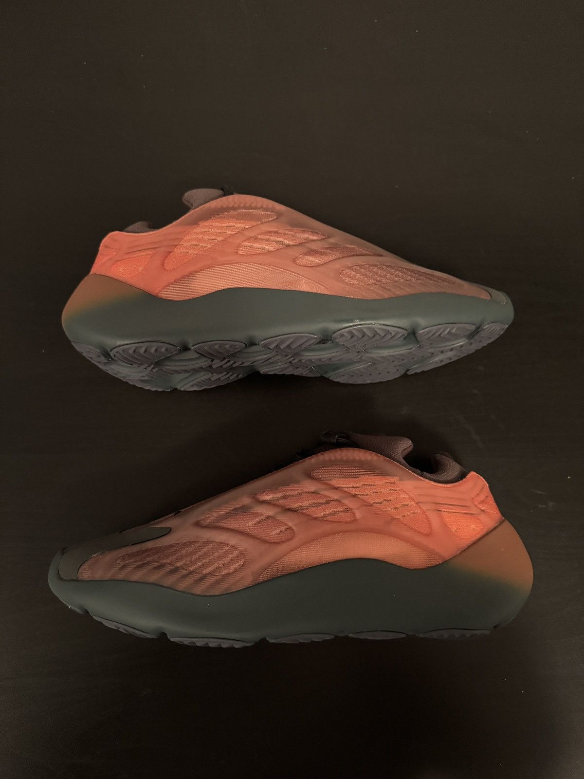 ADIDAS YEEZY 700 V3 COPPER FADE