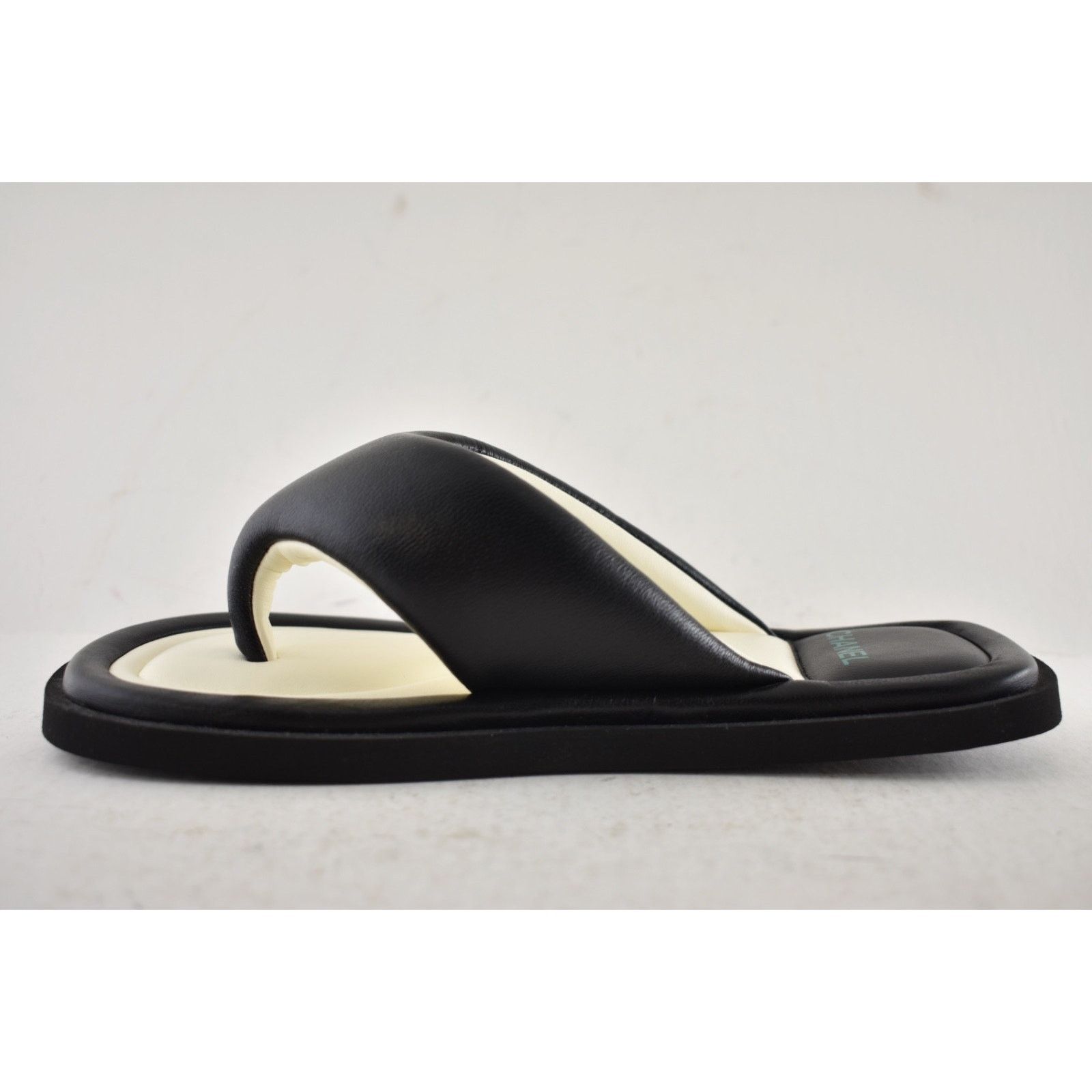 Chanel 22P Padded Pool Thong Logo Mule Slide Flat Sandal 36 Size US 6 / IT 36 - 11 Thumbnail