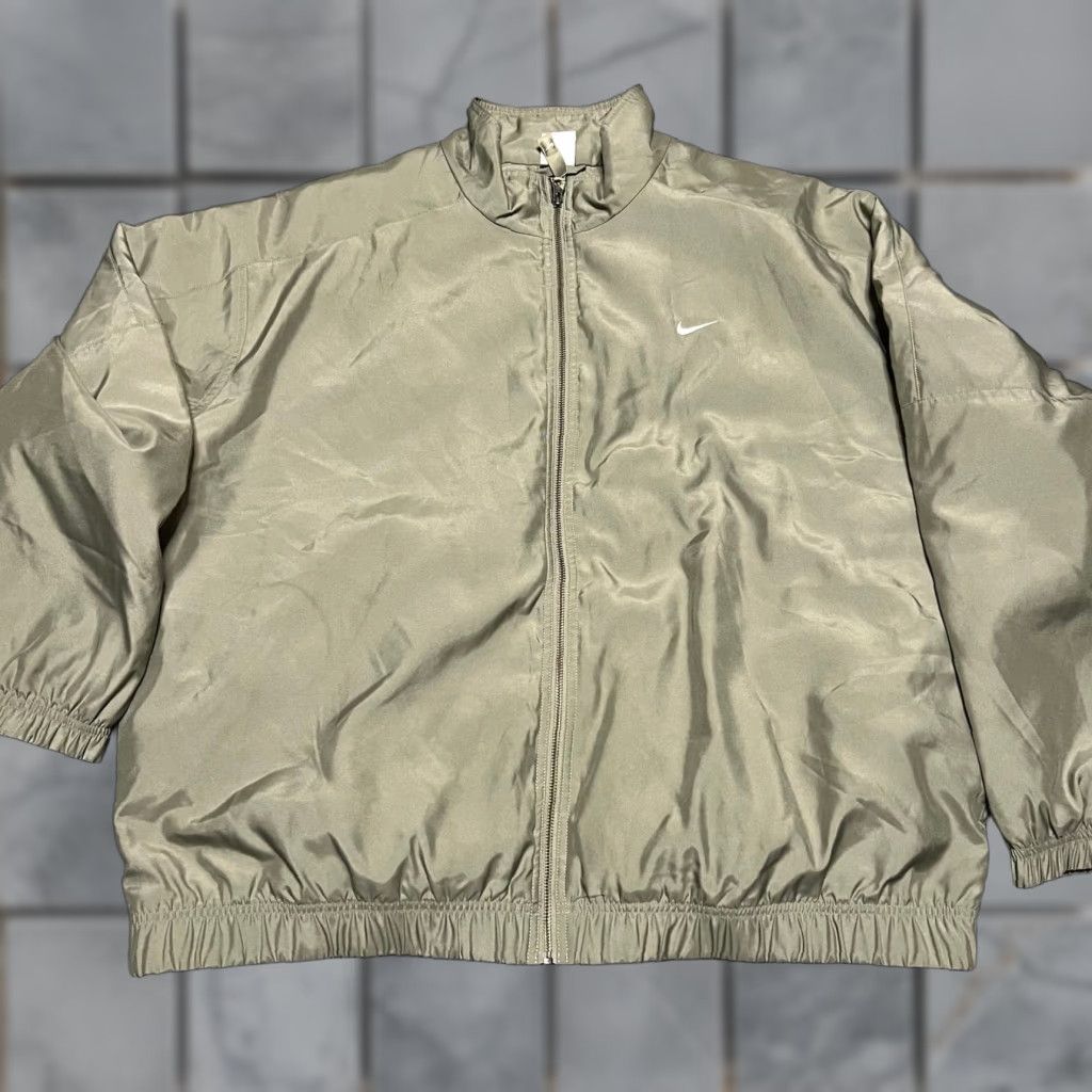Nike Nike Lab Solo Swoosh Satin Bomber Jacket Mens XXL Tan Dn1266 Beige Windbreaker Jacket Big & Tall Size US XXL / EU 58 / 5 - 1 Thumbnail