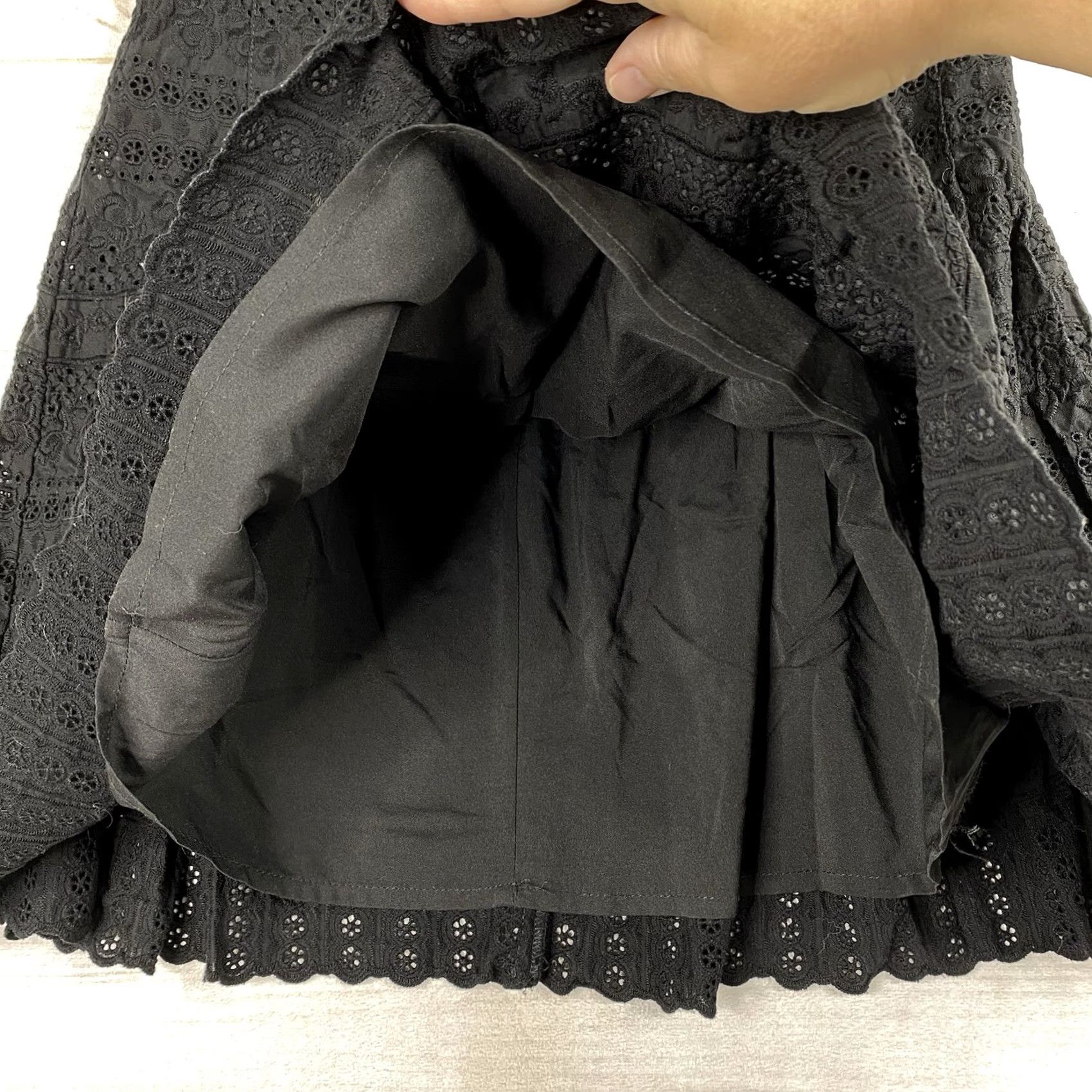 Nanette Lepore Nanette Lepore Skirt Sz 0 Black A-Line Bohemian Crochet Back Zip Lined Chambray Cotton Blend Fully Pre-Owned Size 25" / US 0 / IT 36 - 2 Thumbnail