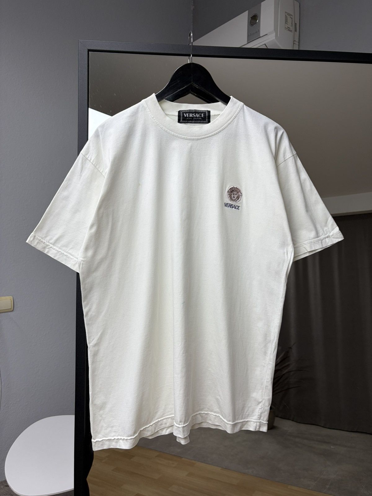 Versace Versace Medusa Logo T-Shirt White Minimal Luxury Vintage Tee Size US M / EU 48-50 / 2 - 1 Thumbnail