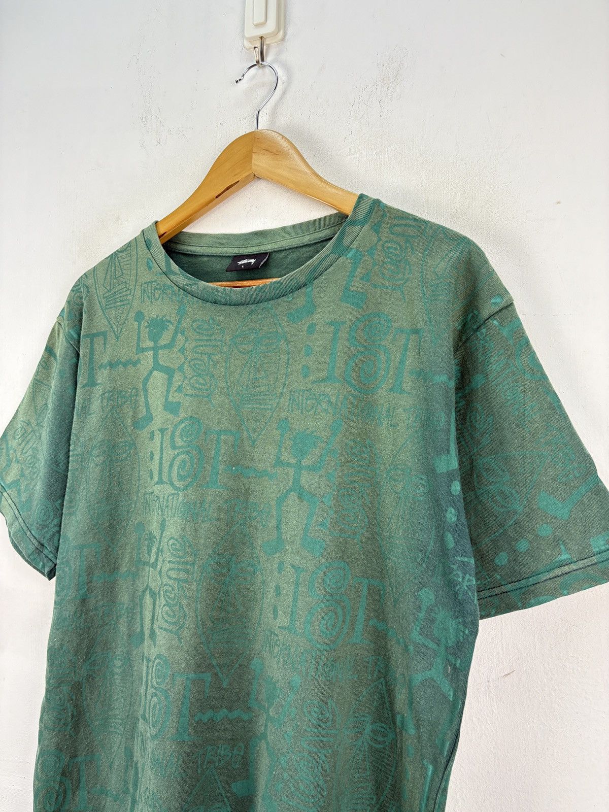 Stussy Stussy Vintage Y2K Stickman Tribal Fullprint Tshirt Sunfaded Size US L / EU 52-54 / 3 - 4 Thumbnail