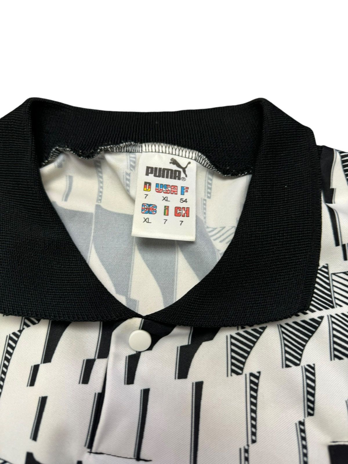 Puma Puma Sweden 1997/98 Football Jersey Referee XL Size US XL / EU 56 / 4 - 5 Thumbnail