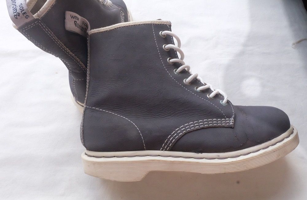 Dr. Martens Dr. Martens 13450 Boots Size US 8 / EU 41 - 6 Thumbnail