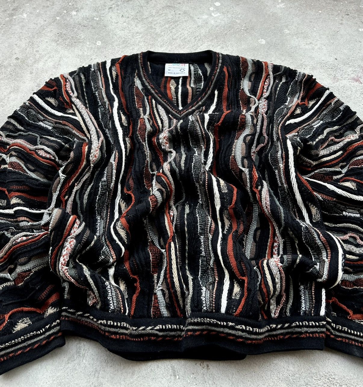 Coogi CRAZY VINTAGE COOGI 3D CABLE V NECK Size US M / EU 48-50 / 2 - 2 Thumbnail