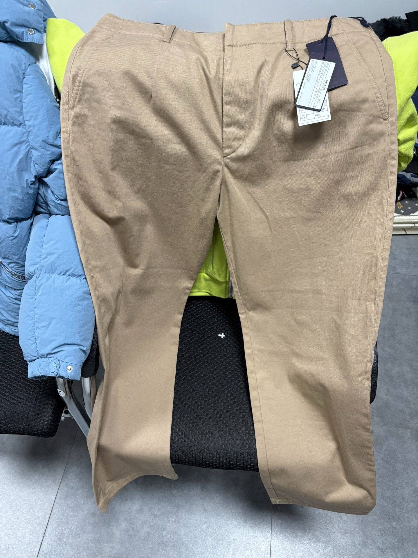Prada Prada Casual Beige Casual Pants S Men Size US 30 / EU 46 - 1 Thumbnail