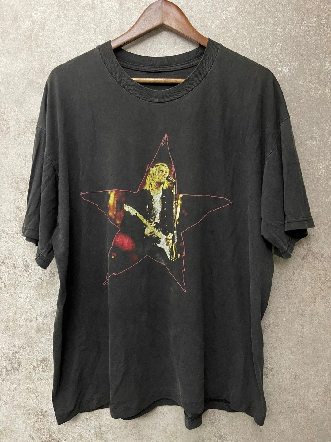 Nirvana kurt cobain nirvana vintage short sleeve t-shirt Size US M / EU 48-50 / 2 - 1 Thumbnail