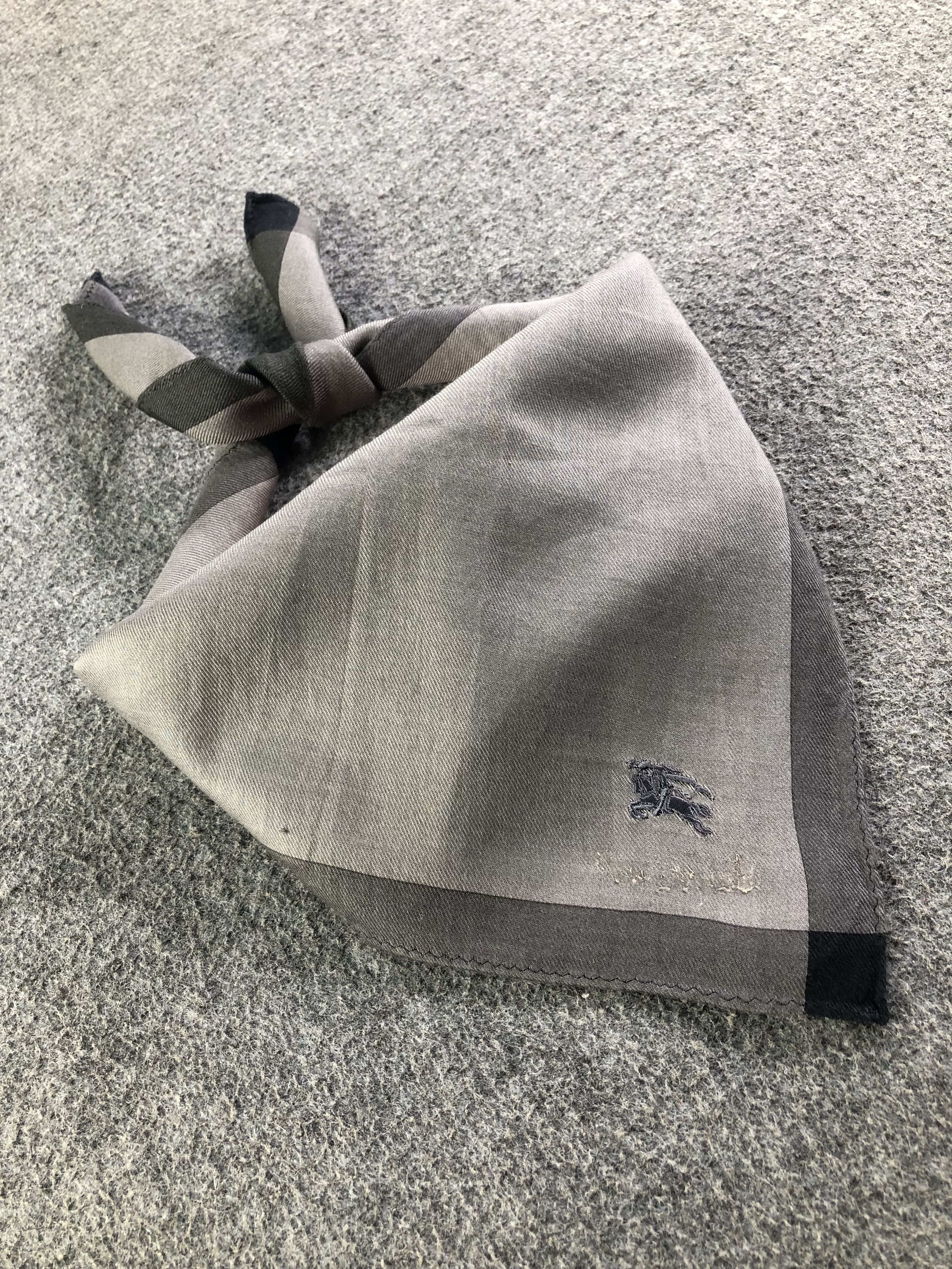 Burberry Burberry Handkerchief / Bandana / Neckerchief / Headscarf Size ONE SIZE - 1 Thumbnail