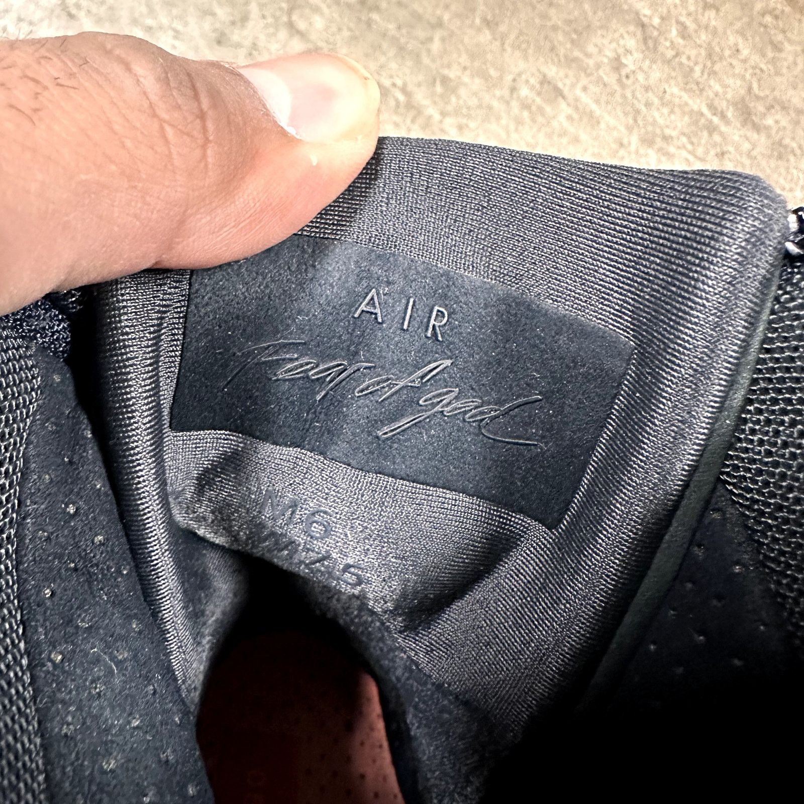 Fear of God × Nike Nike x Fear of God 1s Triple Black Size US 8.5 / EU 41-42 - 6 Thumbnail