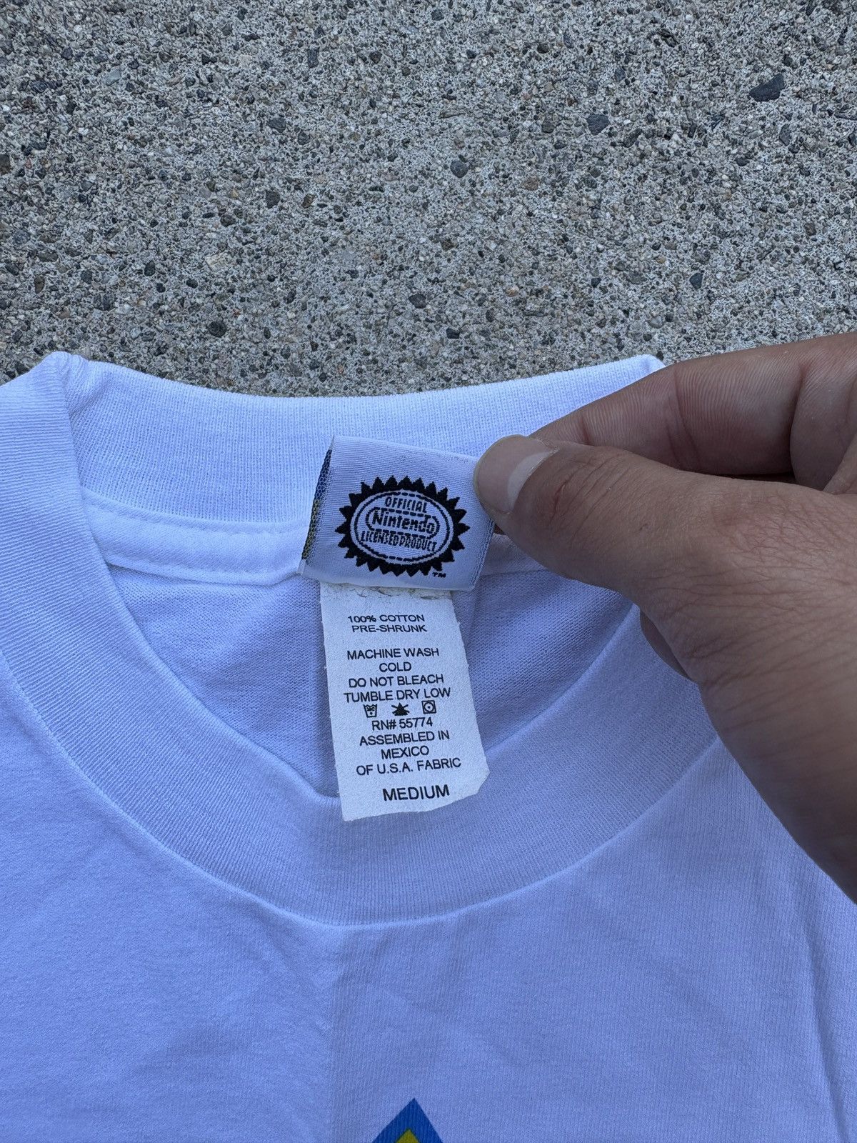 Pokemon Vintage 2000 Pokèmon “Gotta catch ‘em all” MewTwo Shirt Sz M Size US M / EU 48-50 / 2 - 5 Thumbnail