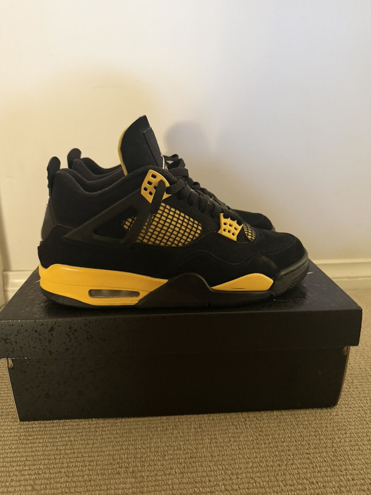 Jordan Brand Jordan 4 Thunder 2023 size 10 Authentic w/box Size US 10 / EU 43 - 3 Thumbnail