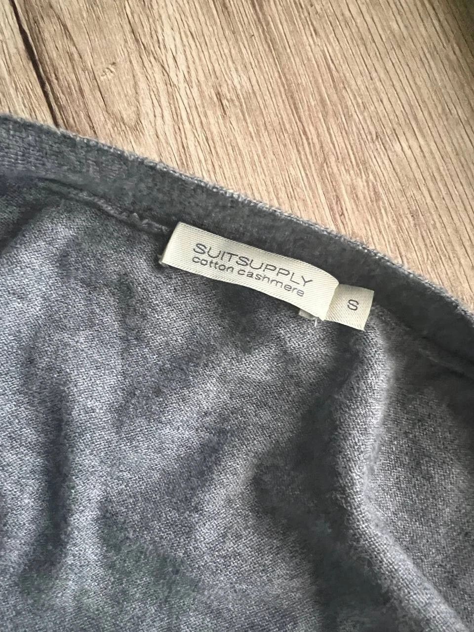 Suitsupply SUITSUPPLY Cotton Cashmere Grey V-Neck Cardigan Size US S / EU 44-46 / 1 - 8 Thumbnail