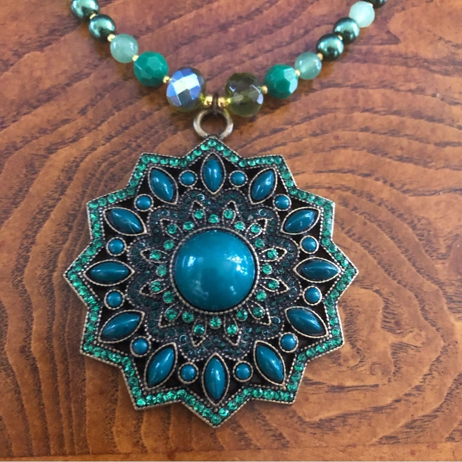 Handmade Handcrafted repurpose green stone cluster Pearl necklace Size ONE SIZE - 9 Thumbnail