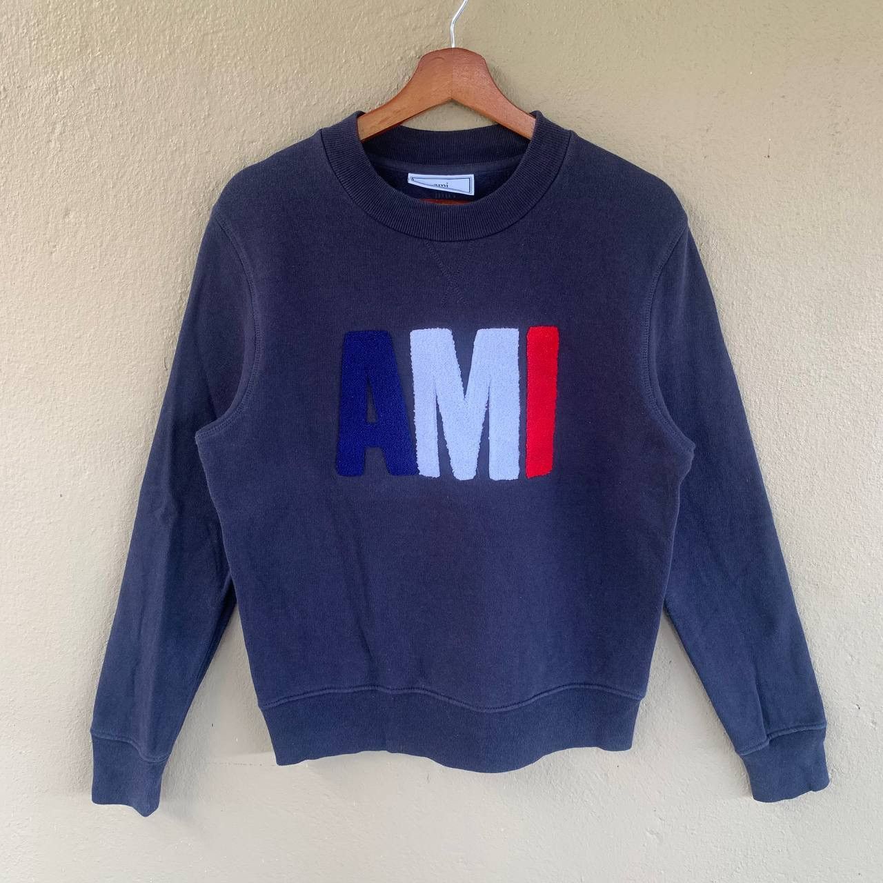 AMI AMI Big Spellout Carpet Logo Sweatshirt Size US S / EU 44-46 / 1 - 1 Thumbnail