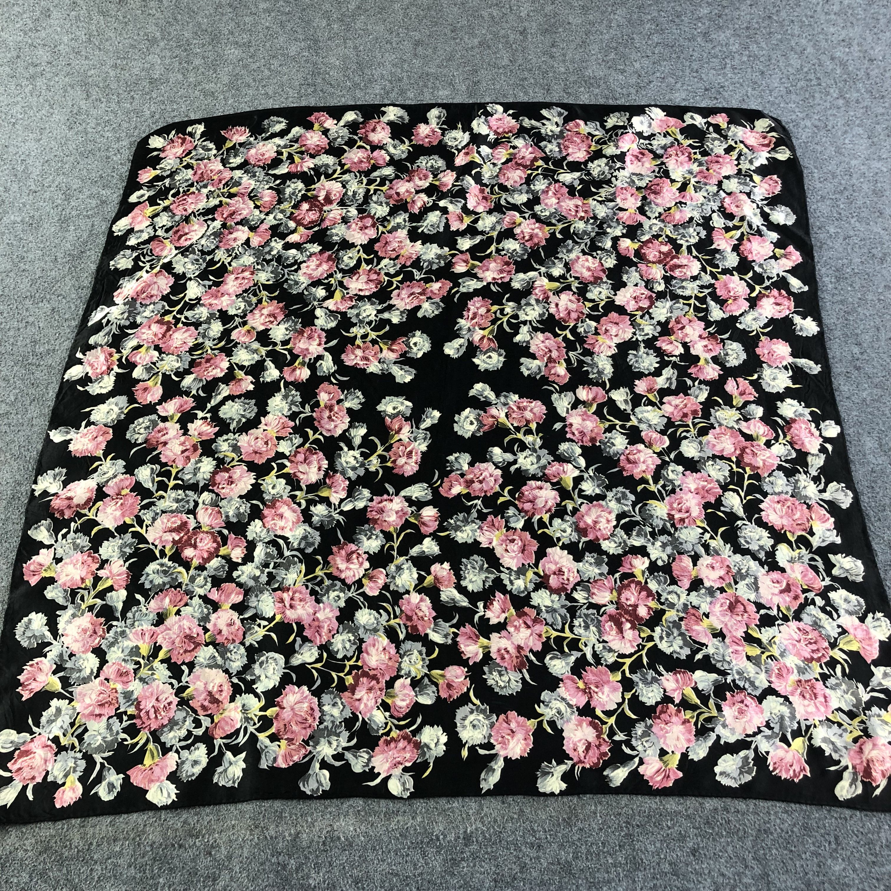 Japanese Brand Luxury Floral Hand Rolled Silk Scarf M621 Size ONE SIZE - 1 Thumbnail
