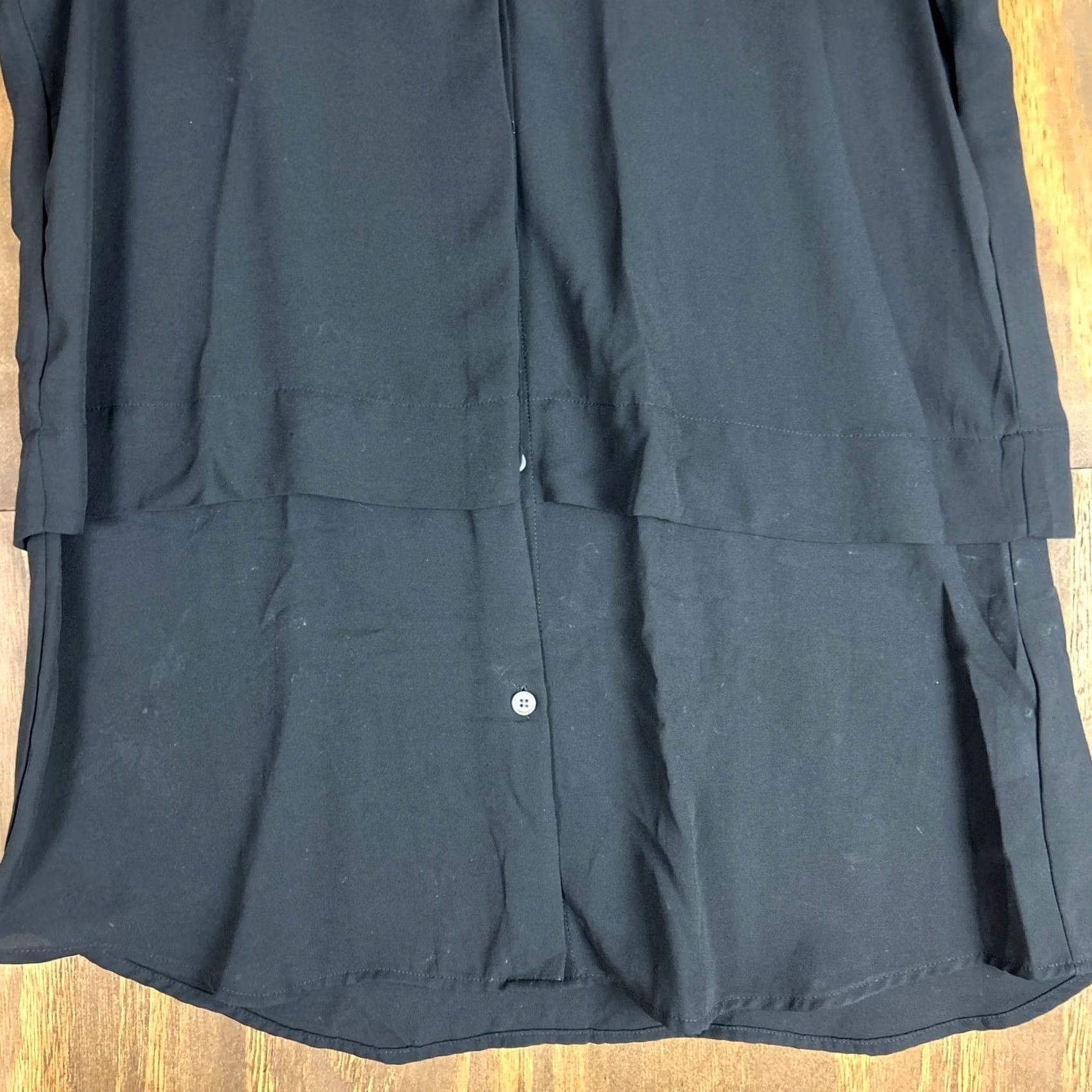 Banana Republic Banana Republic Womens Blouse Black V Neck Sleeveless Button Down Medium Size M / US 6-8 / IT 42-44 - 3 Thumbnail