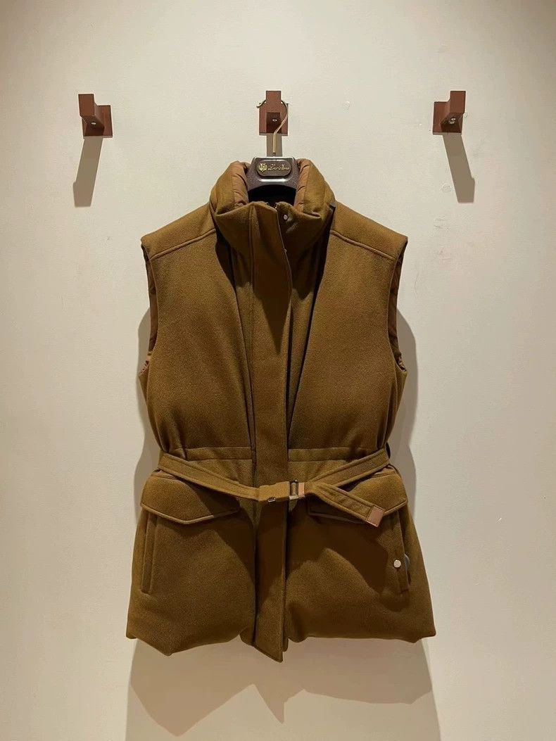 Loro Piana Loro Piana Pure cashmere vest Size XS / US 0-2 / IT 36-38 - 1 Thumbnail