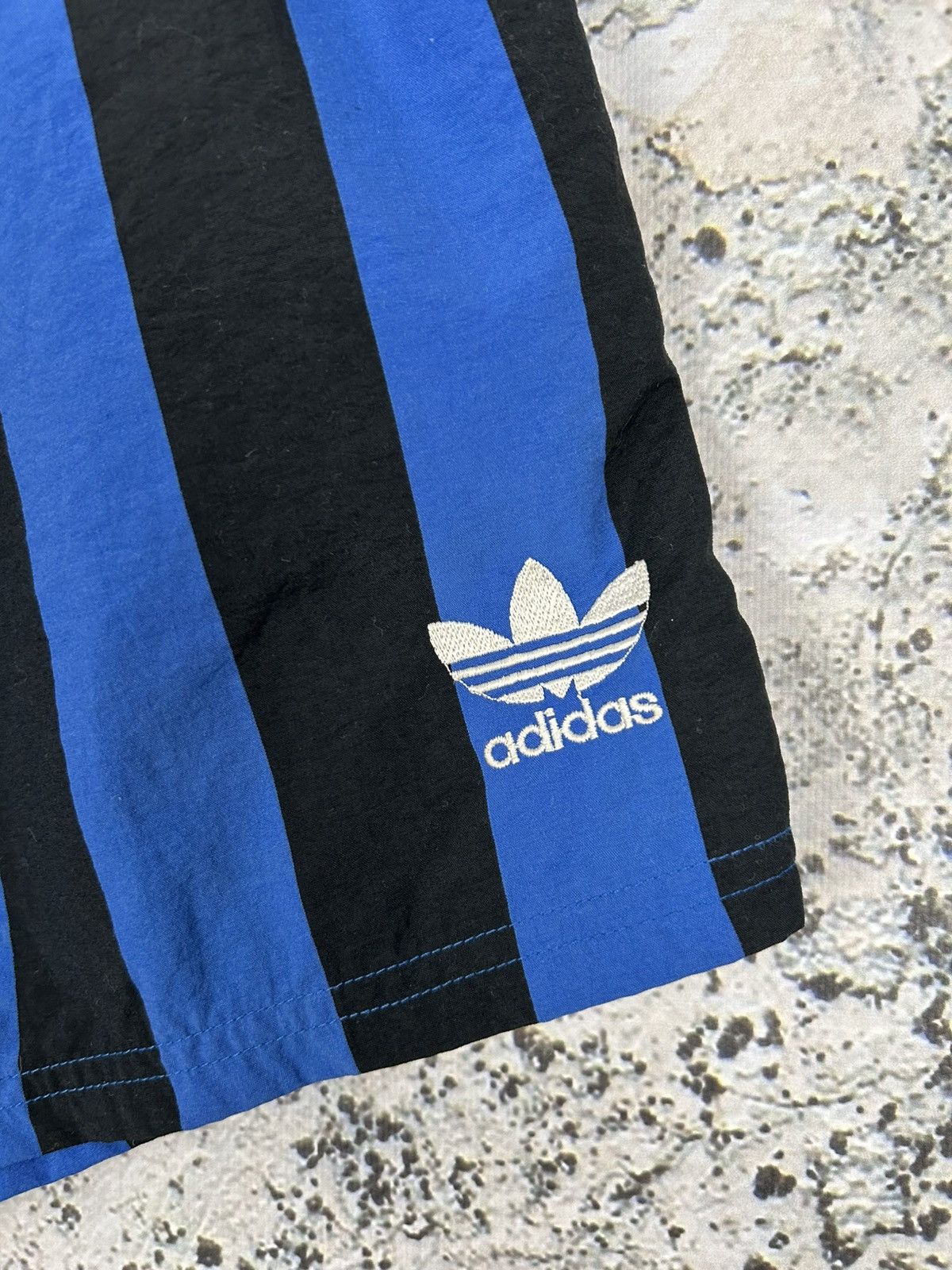Adidas Vintage Adidas 90s Stripe Blue Black Shorts Sport Inter Size US 32 / EU 48 - 3 Thumbnail