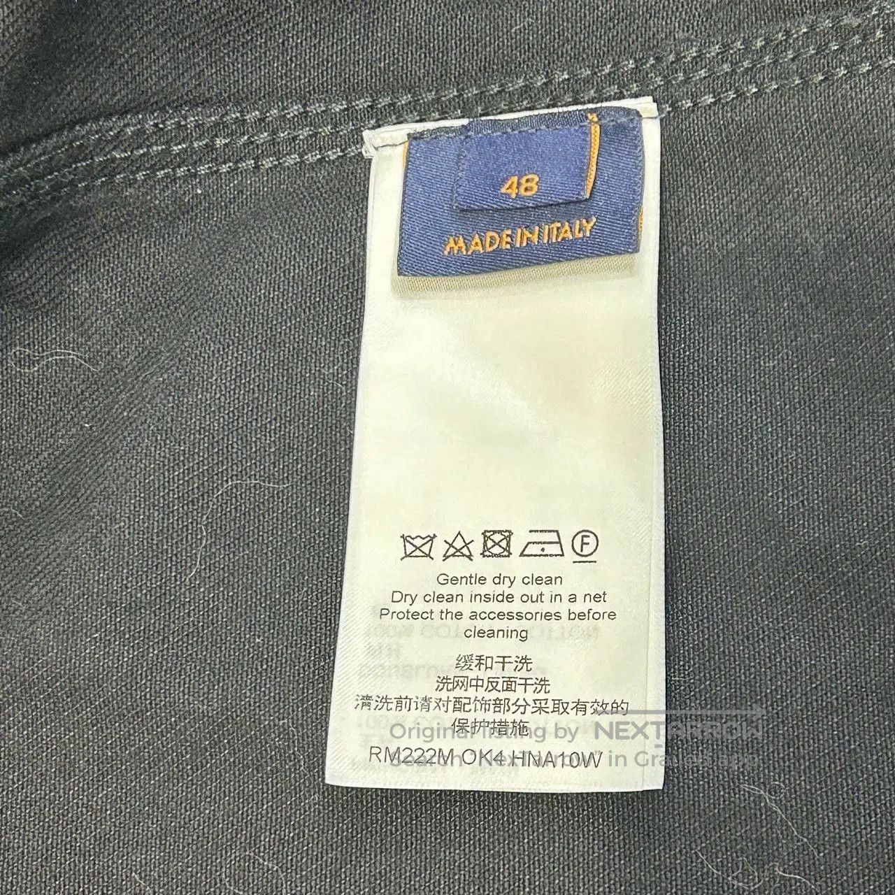 Louis Vuitton louis vuitton embossed logo zip. Size US L / EU 52-54 / 3 - 3 Thumbnail