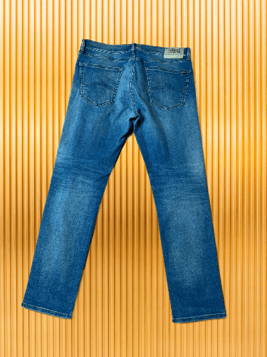 Tommy Hilfiger × Vintage Tommy Hilfiger Baggy Jeans Size US 33 - 1 Thumbnail