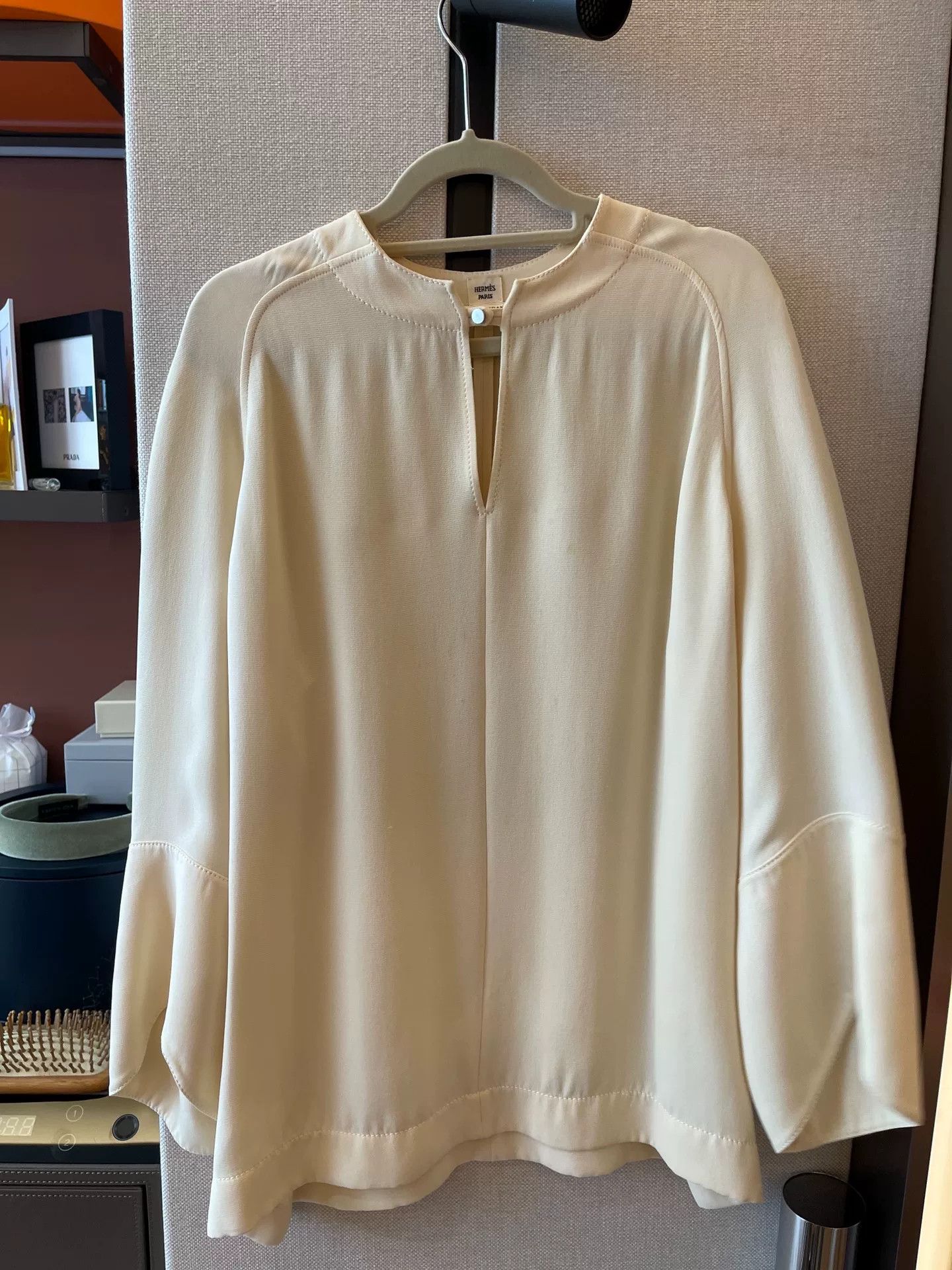 Hermes Hermes Cream Silk Long-Sleeve Top Size US M / EU 48-50 / 2 - 1 Thumbnail