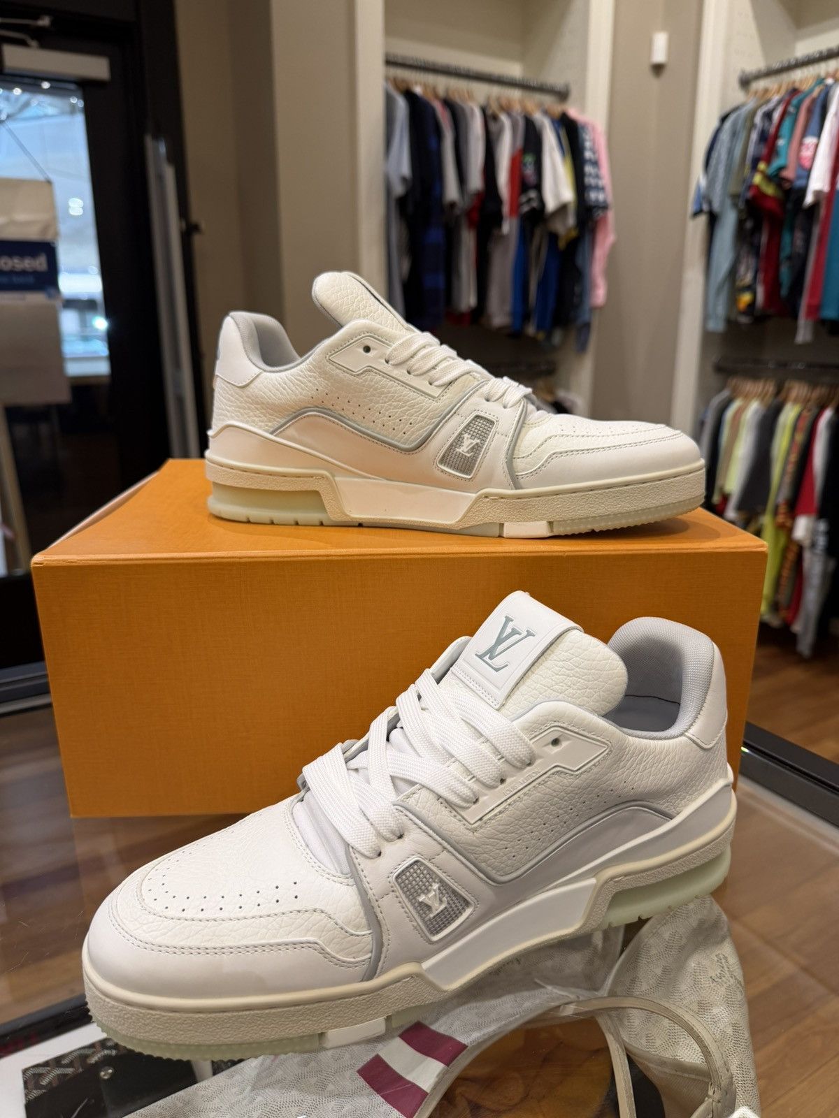 Louis Vuitton Louis Vuitton LV Trainer - White Size US 9 / EU 42 - 2 Thumbnail