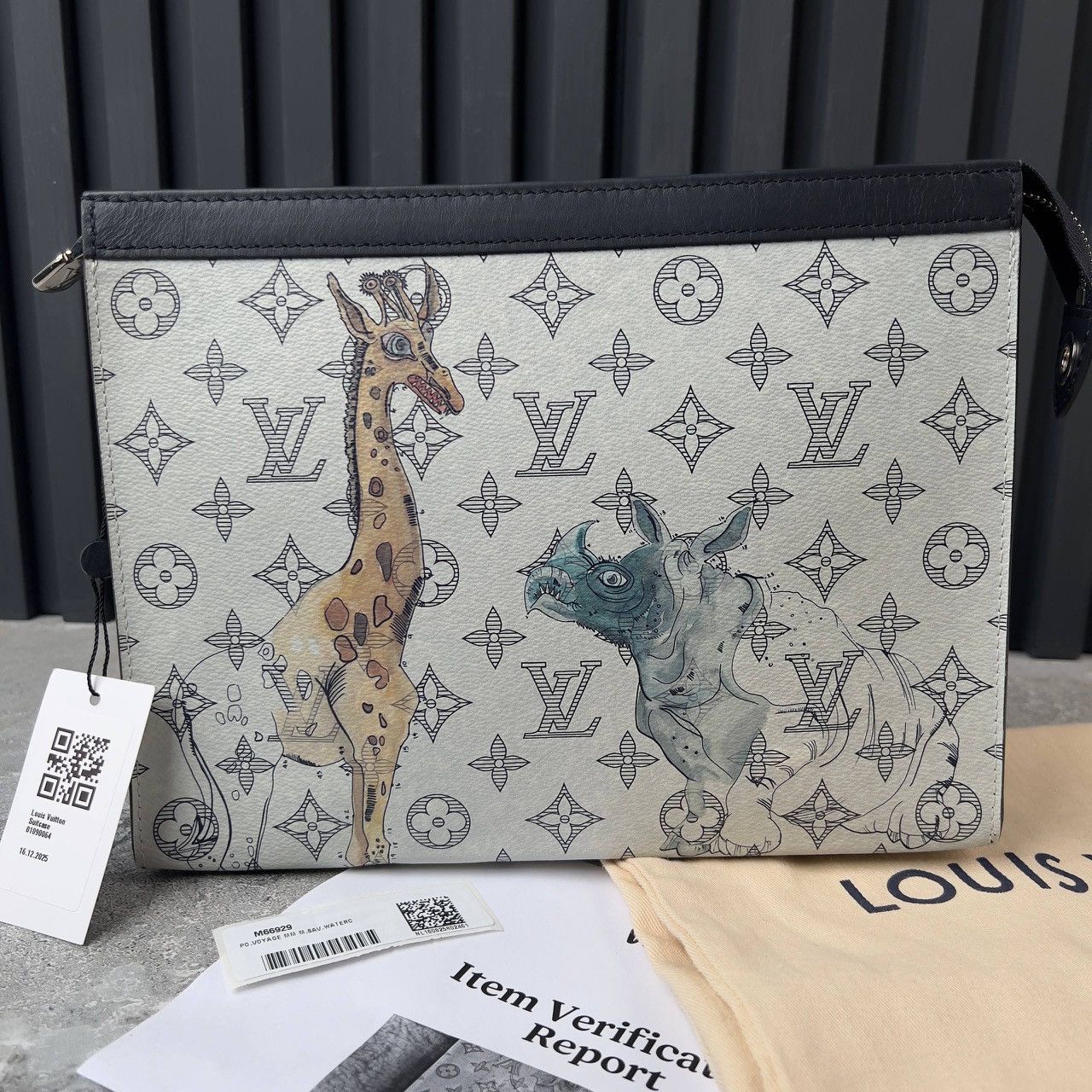 Louis Vuitton Louis Vuitton Chapman Savane Pochette Monogram Canvas Clutch Size ONE SIZE - 1 Thumbnail