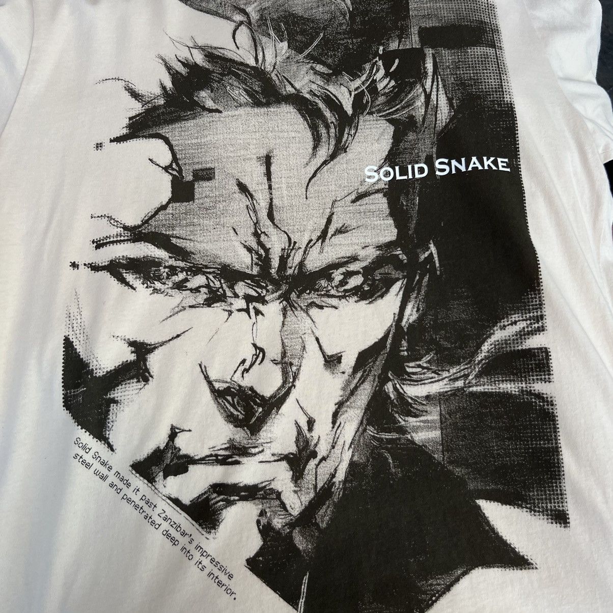 Uniqlo Metal Gear Solid 25th Anniversary Big Solid Snake Graphic T Size US XL / EU 56 / 4 - 2 Thumbnail