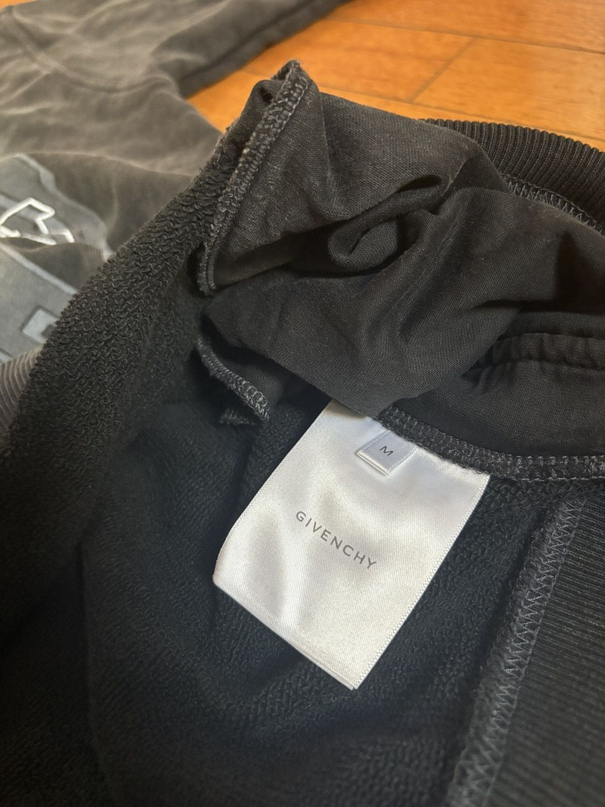 Designer × Givenchy Givenchy Washed Black Hoodie Size M Size US M / EU 48-50 / 2 - 3 Thumbnail