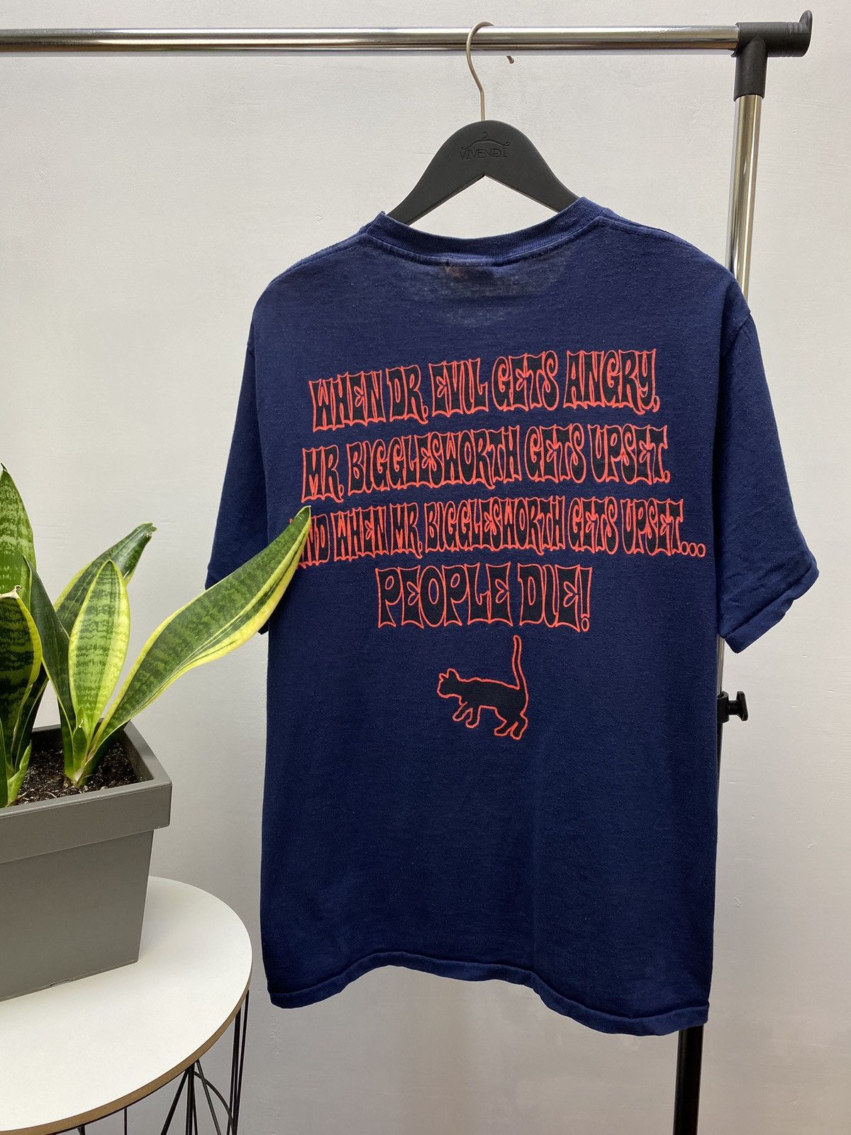 Changes × Vintage Vintage Changes 1999 Dr Evil Austin Powers movie promo tee Size US L / EU 52-54 / 3 - 22 Thumbnail