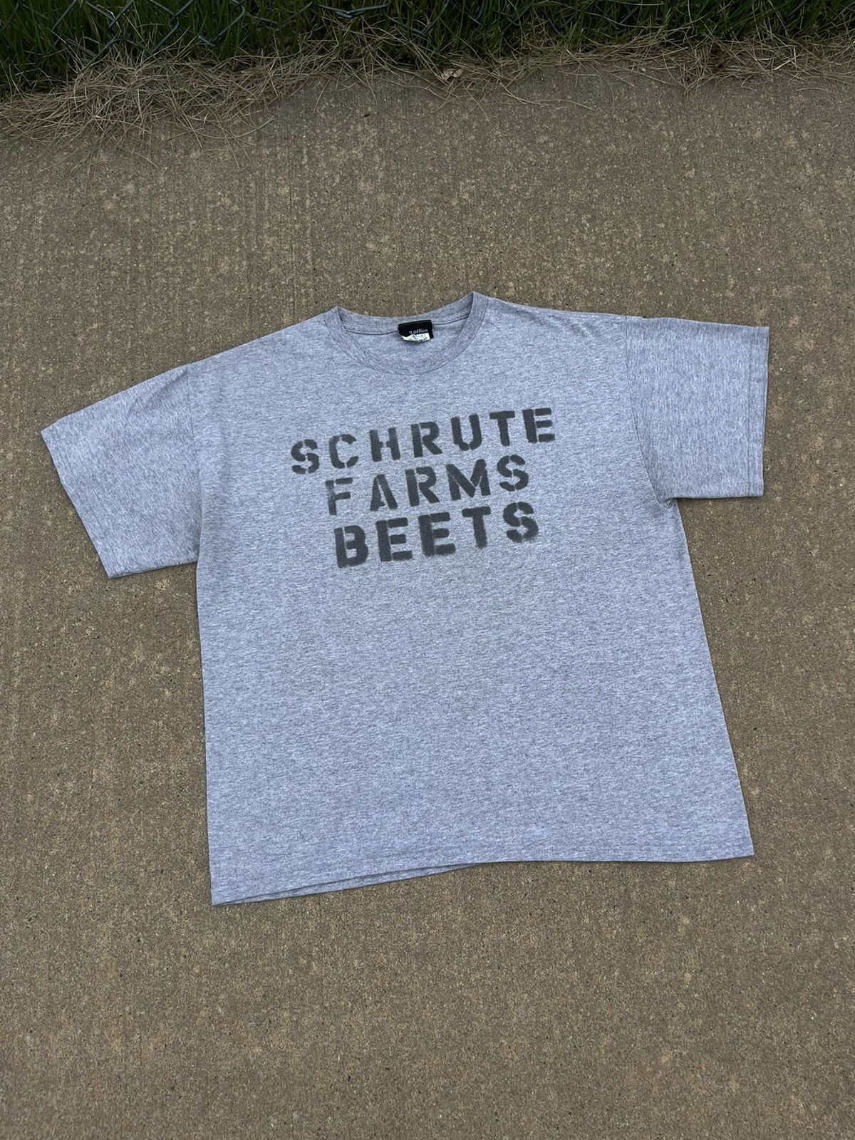 Vintage Vintage Y2K The Office “Schrute Farms Beets” T-Shirt Size US L / EU 52-54 / 3 - 1 Thumbnail
